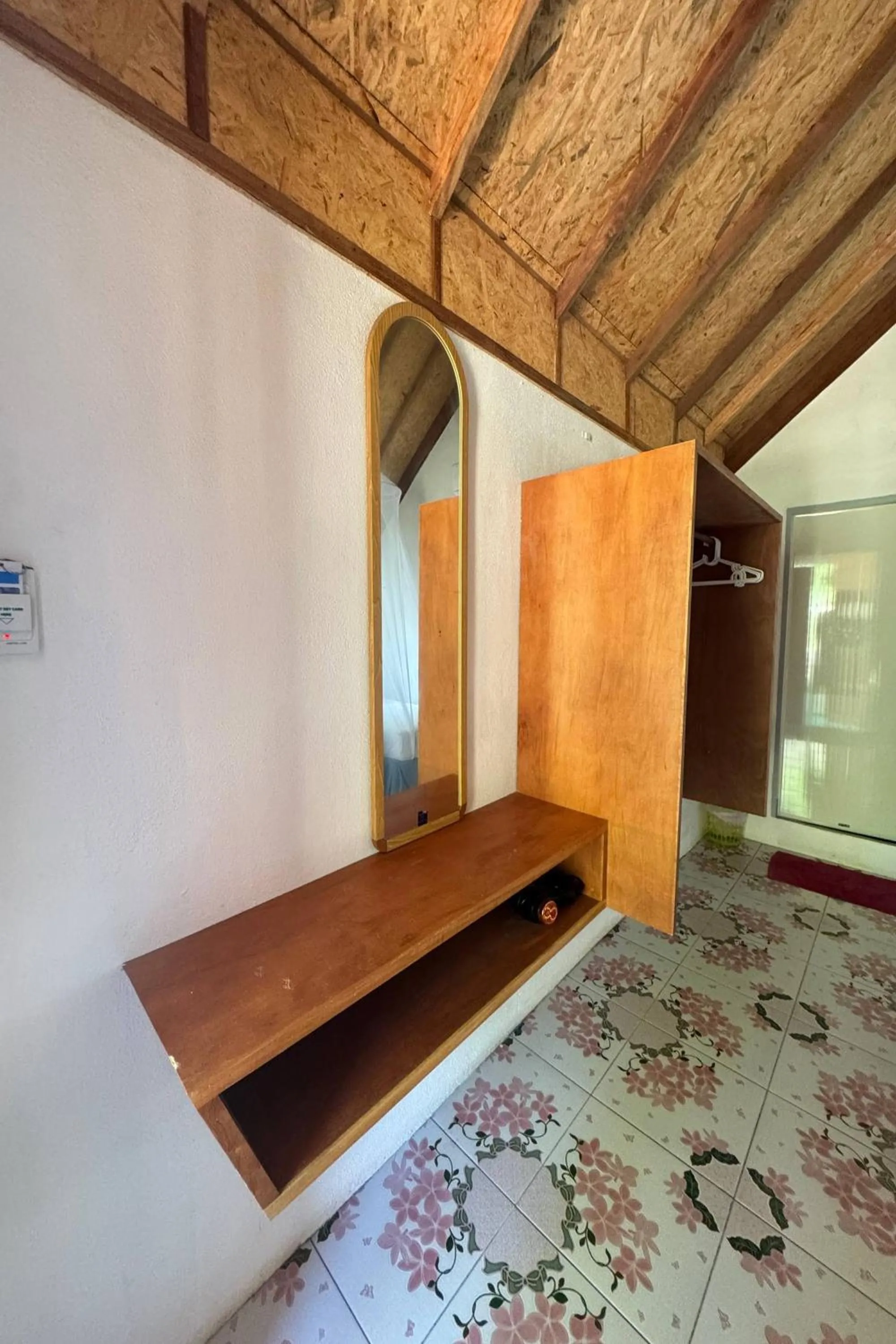 wardrobe in Klong Jark Bungalows