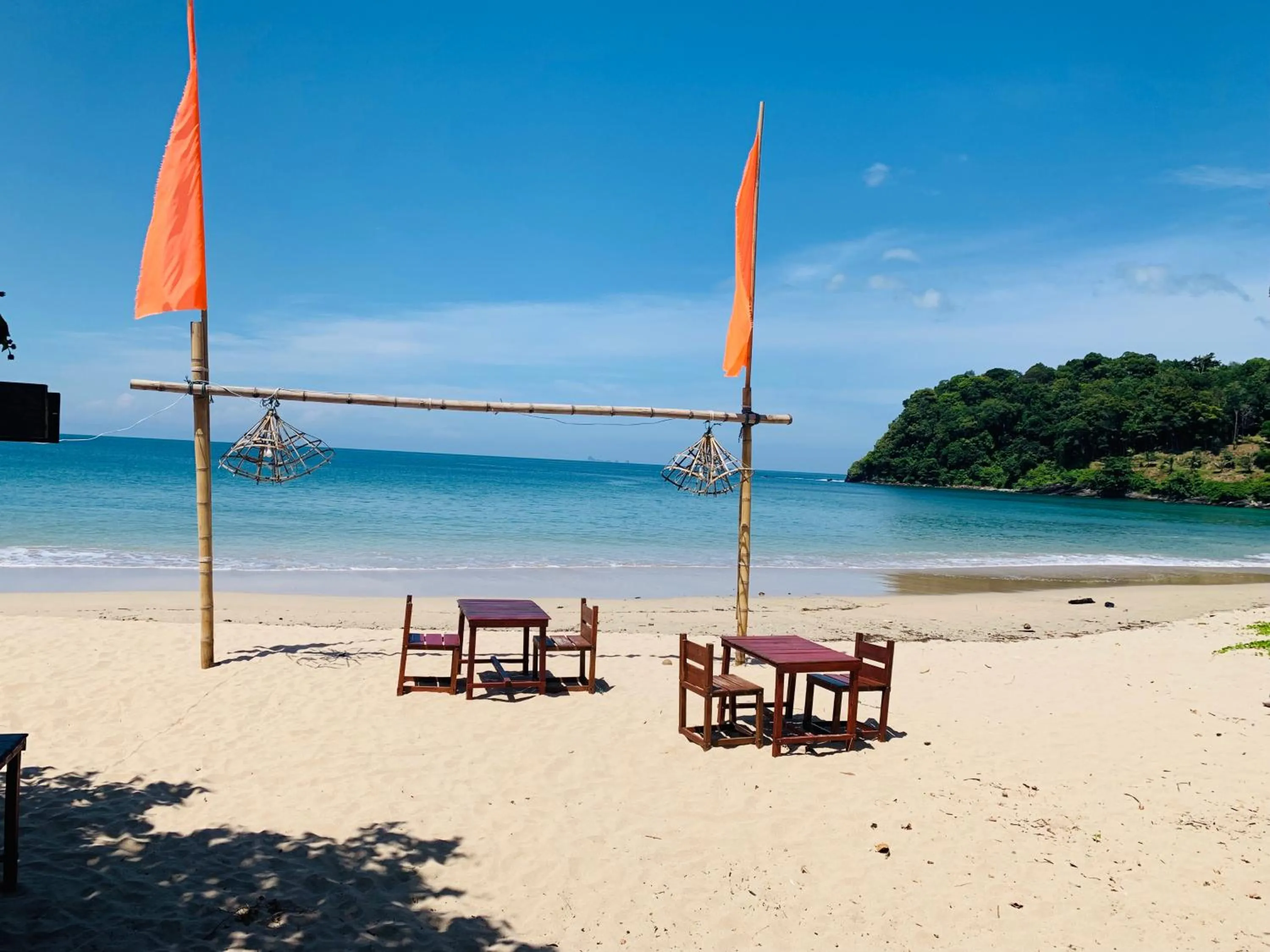 Restaurant/places to eat in Klong Jark Bungalows