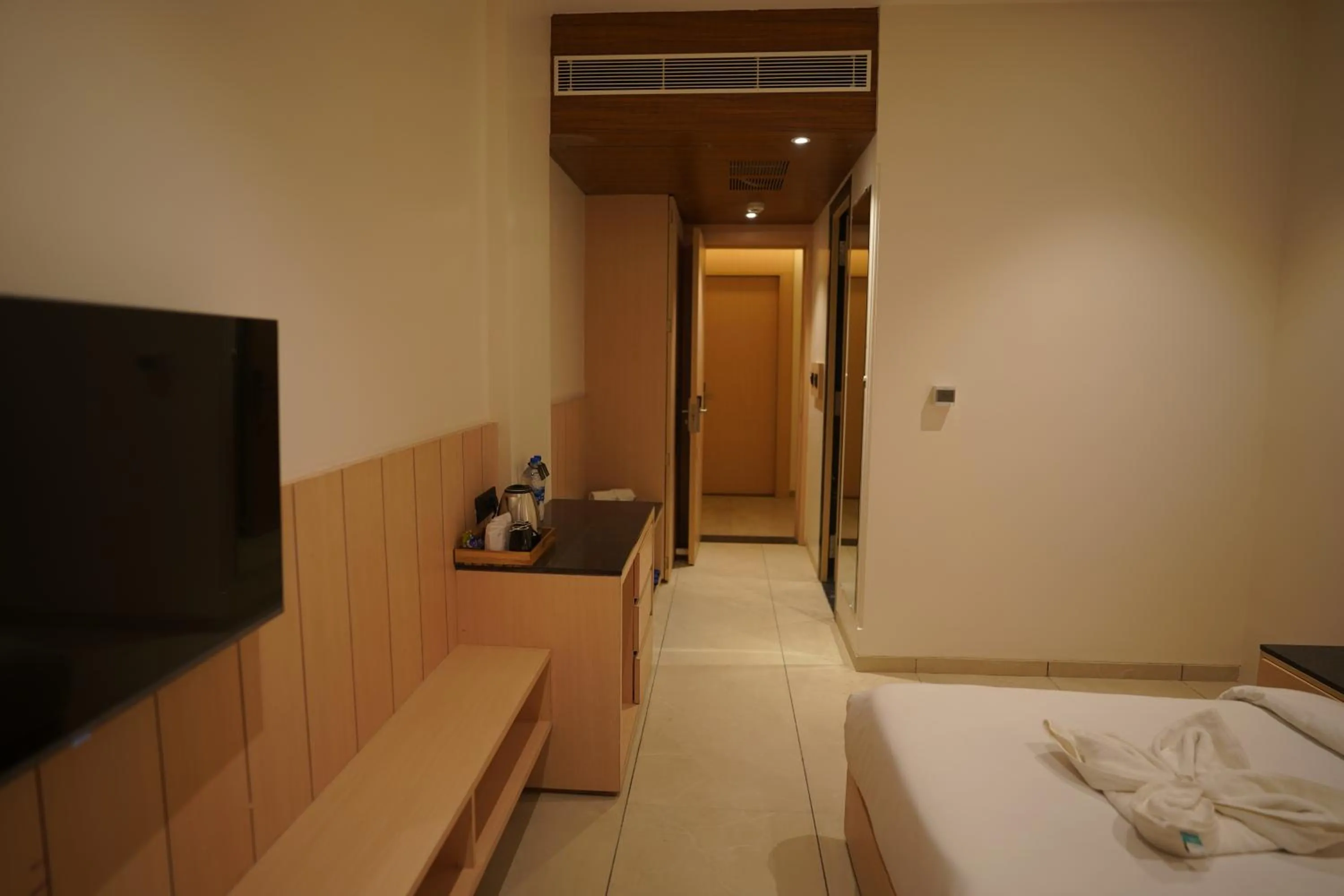 Superior King Room - single occupancy in Crown Park Luxury Hotel