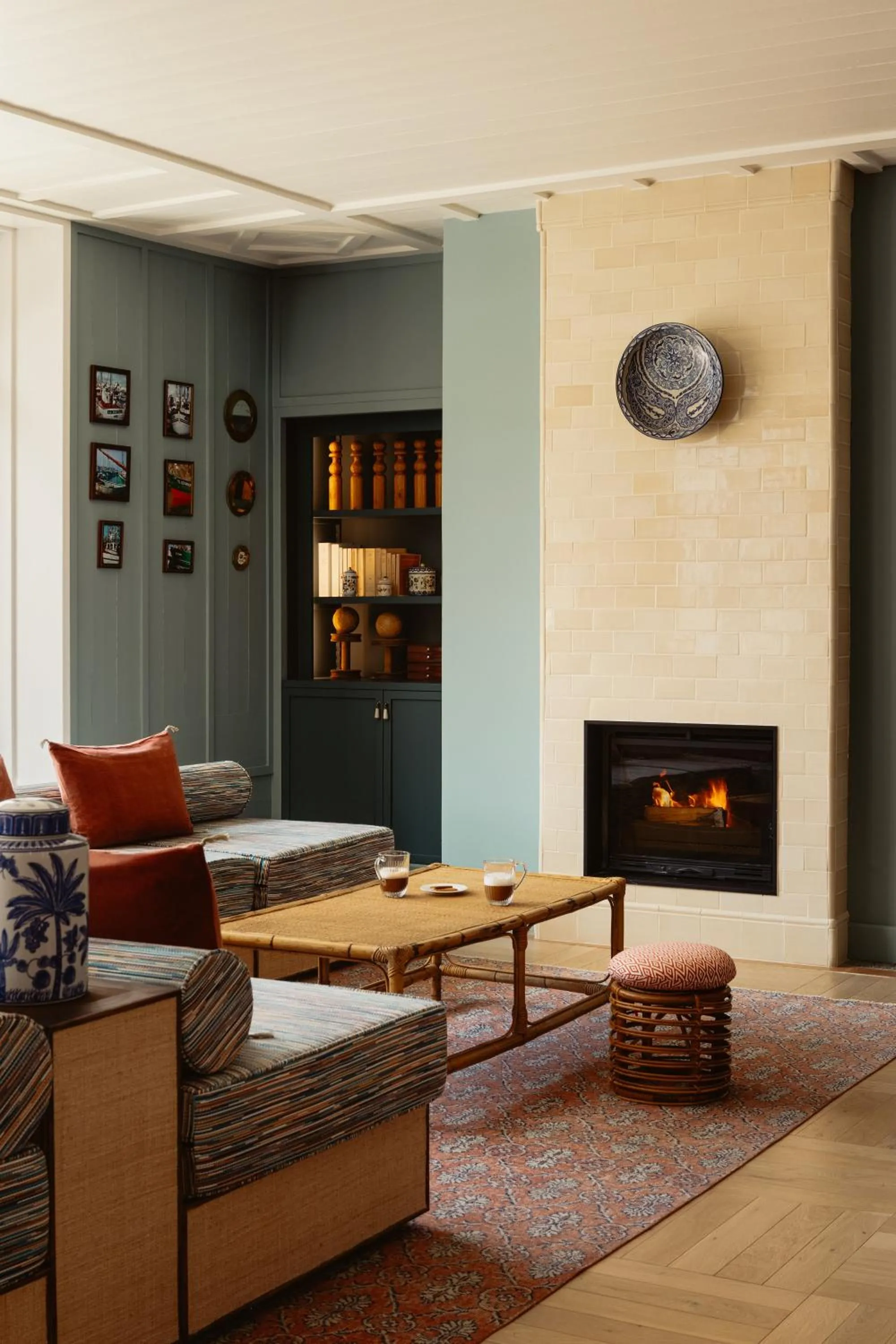 Lounge or bar in La Mission Hôtel & SPA - l'île d'Yeu