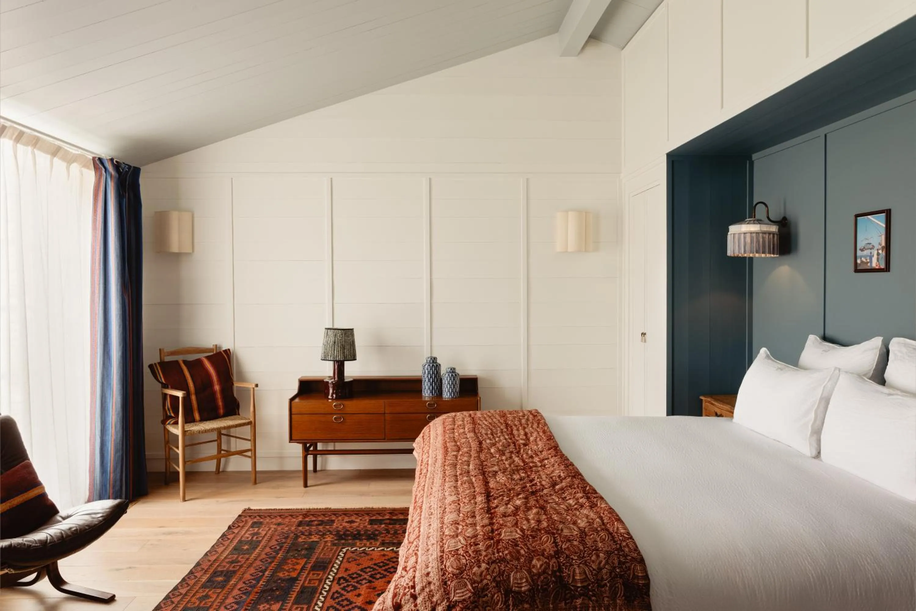 Bedroom, Bed in La Mission Hôtel & SPA - l'île d'Yeu