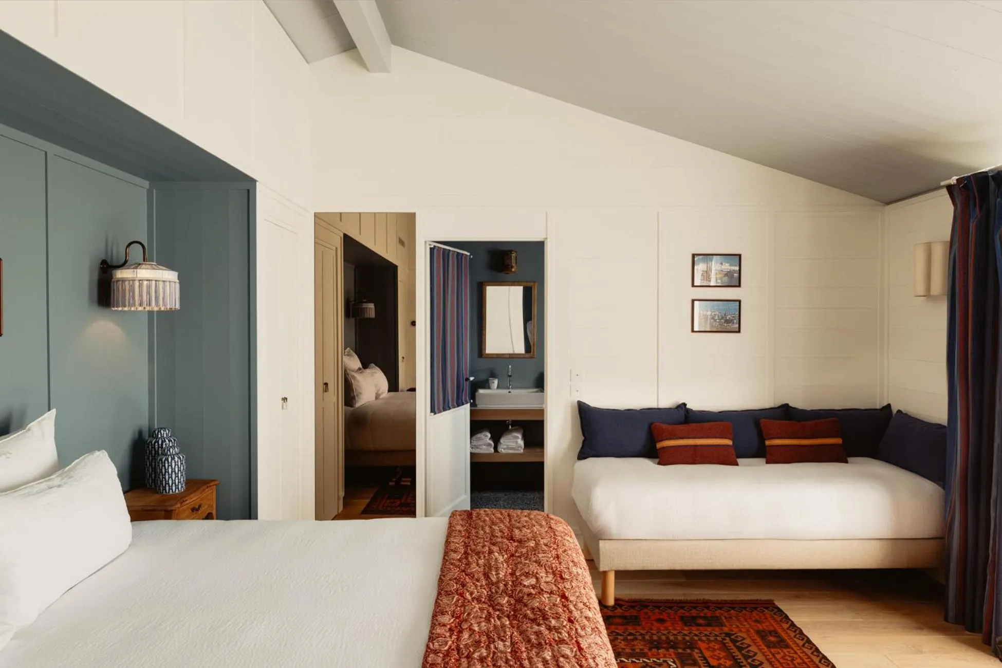 Bedroom, Bed in La Mission Hôtel & SPA - l'île d'Yeu