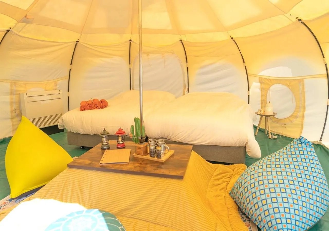 Photo of the whole room, Bed in TACO GLAMP