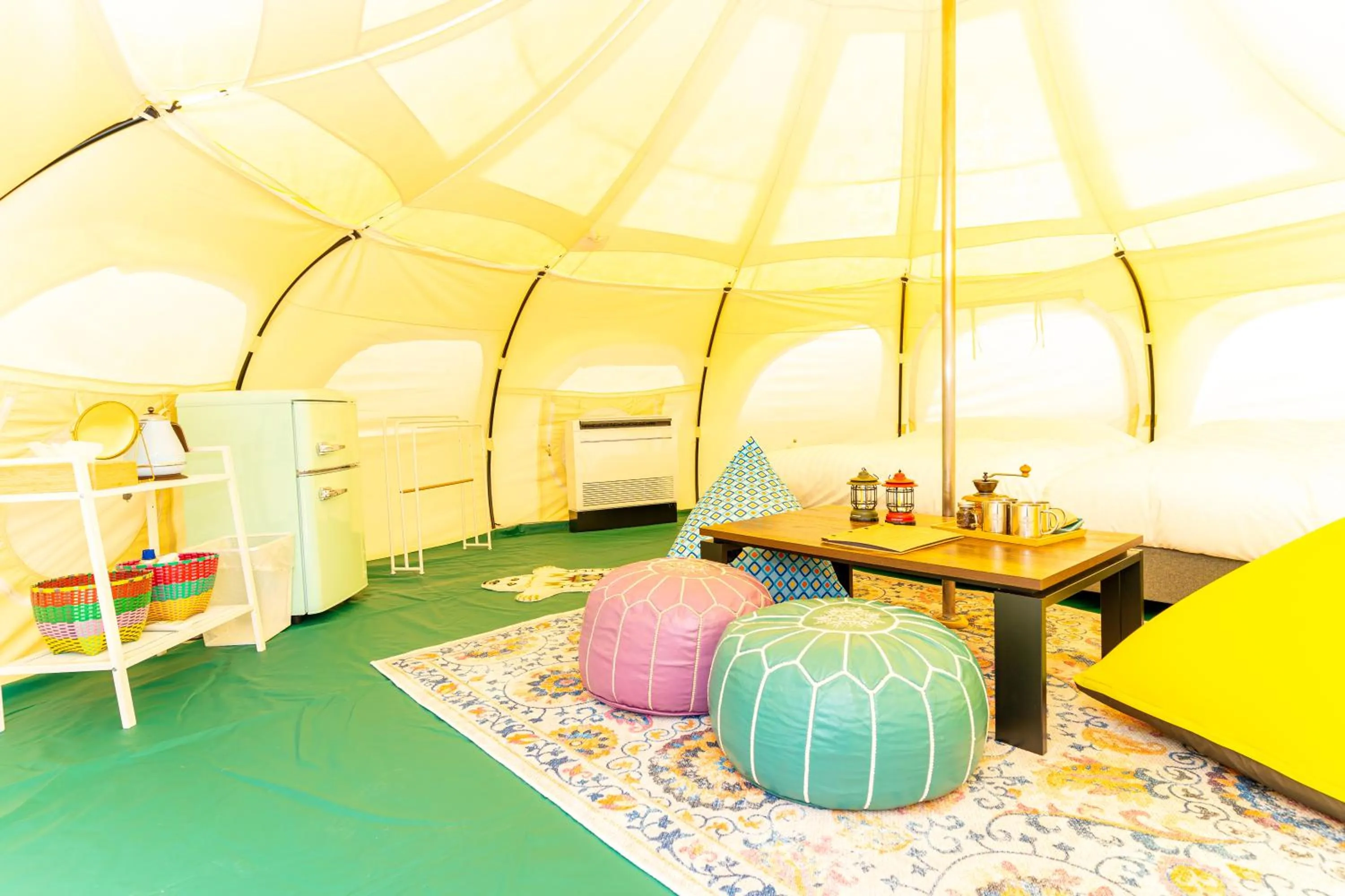 Photo of the whole room in TACO GLAMP