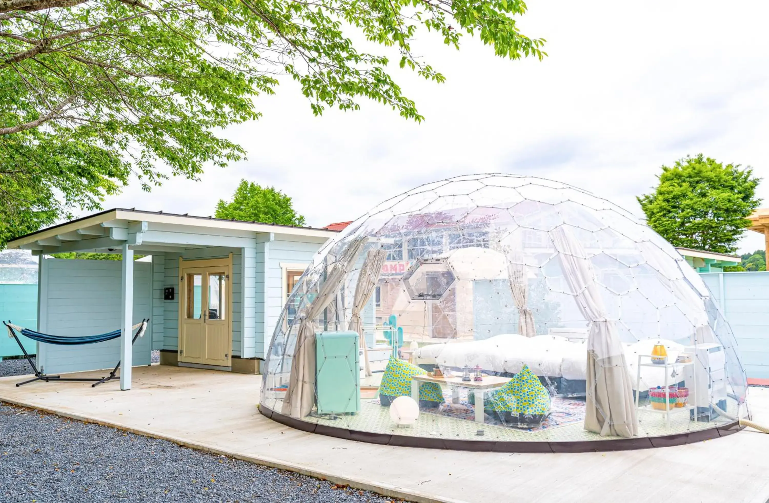 Property building in TACO GLAMP Property building in TACO GLAMP