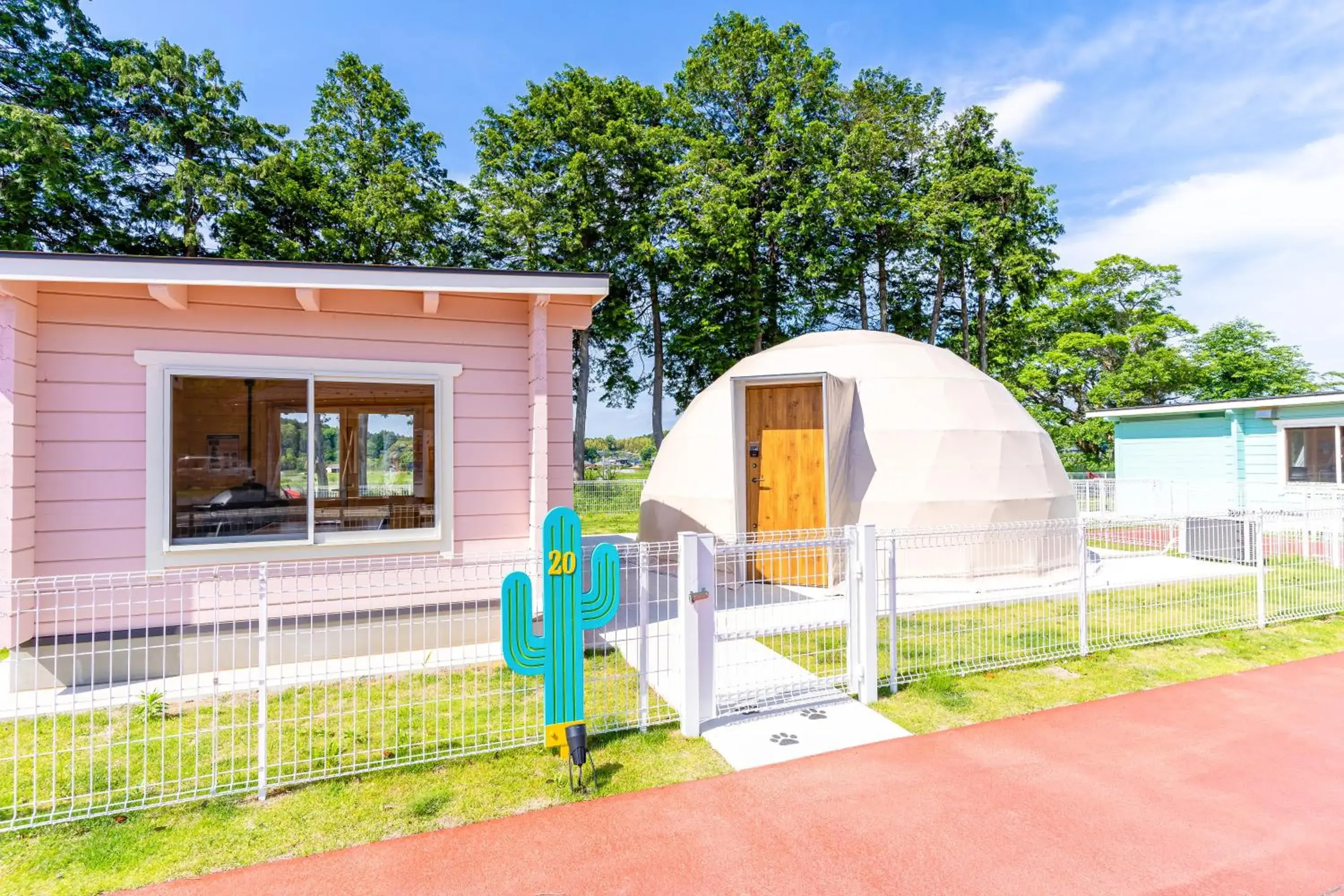 Property building in TACO GLAMP Property building in TACO GLAMP