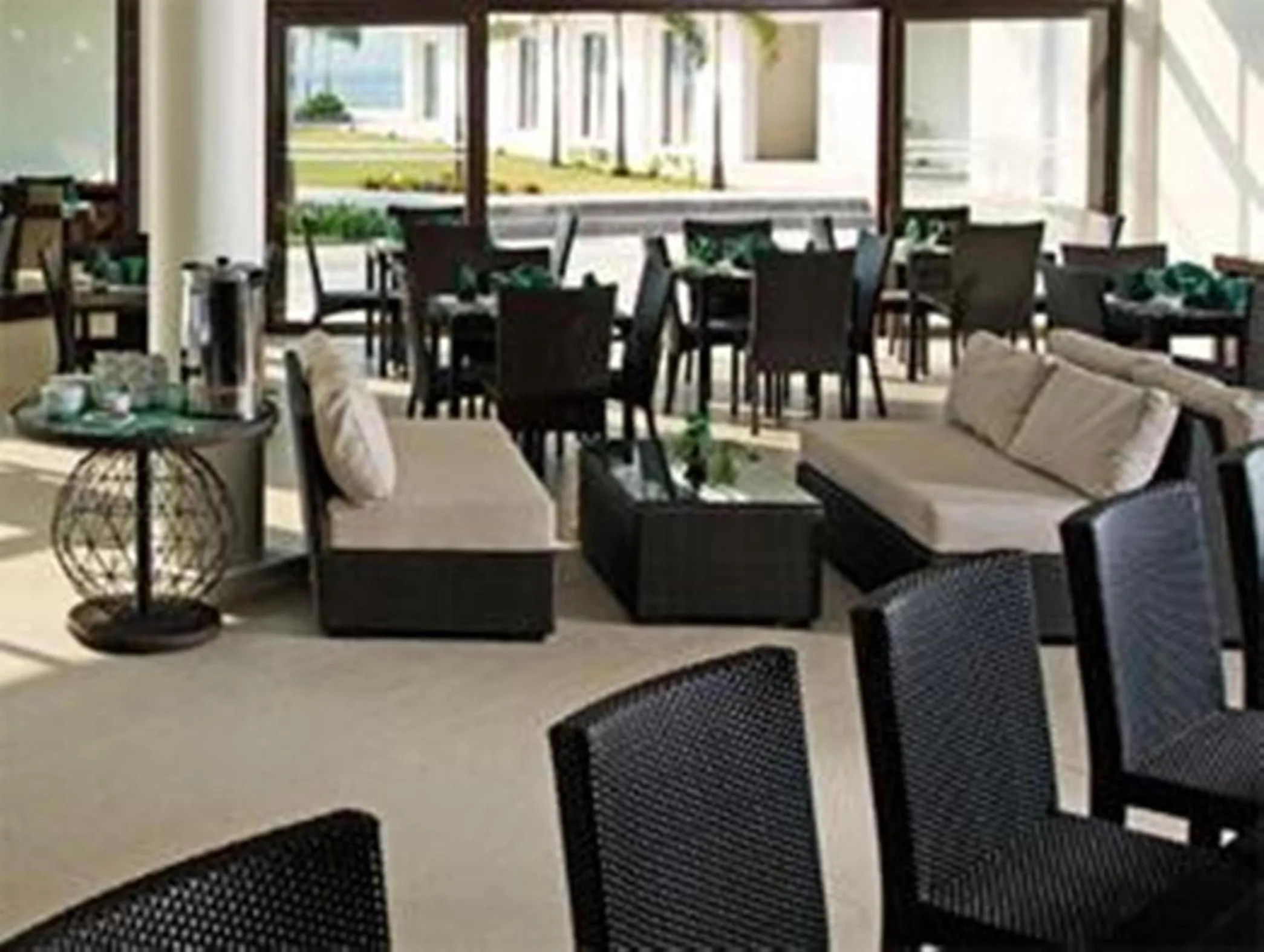 Restaurant/places to eat in Kamana Sanctuary Resort & Spa