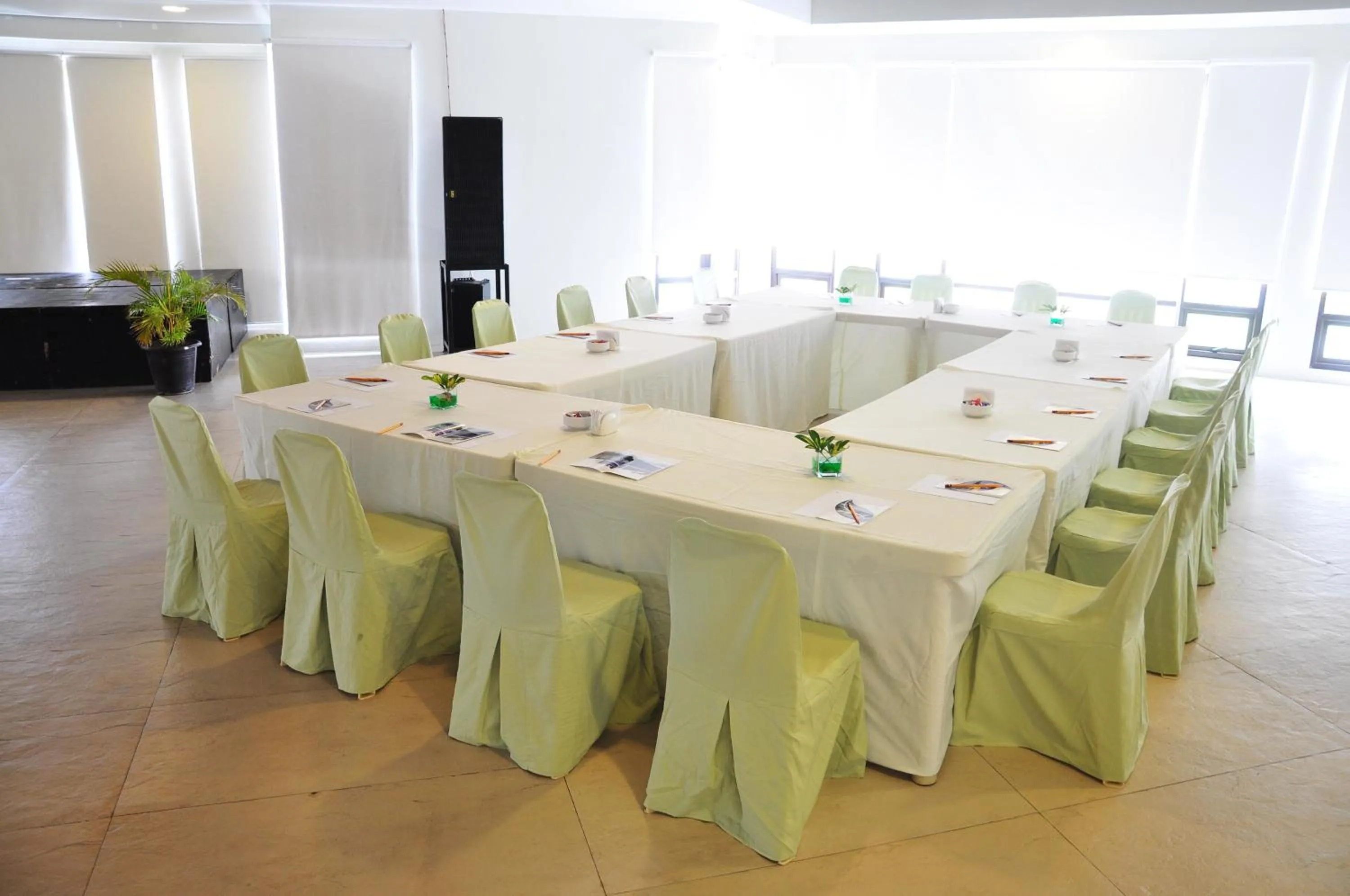 Business facilities in Kamana Sanctuary Resort & Spa