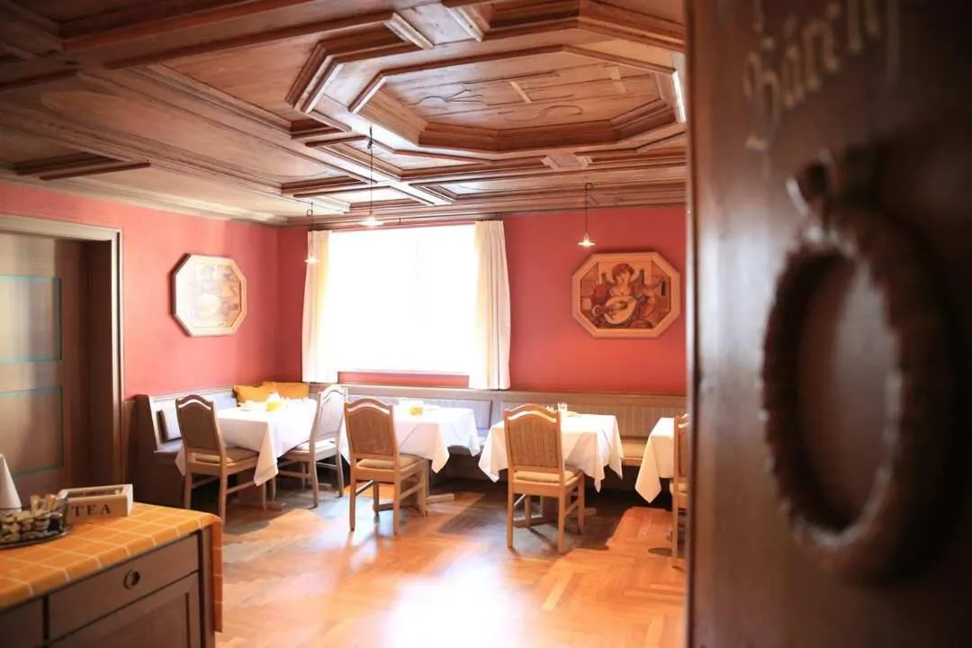 Restaurant/places to eat in Hotel und Gasthof Zur Laute