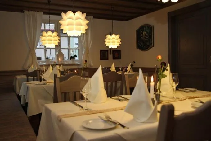 Restaurant/places to eat in Hotel und Gasthof Zur Laute