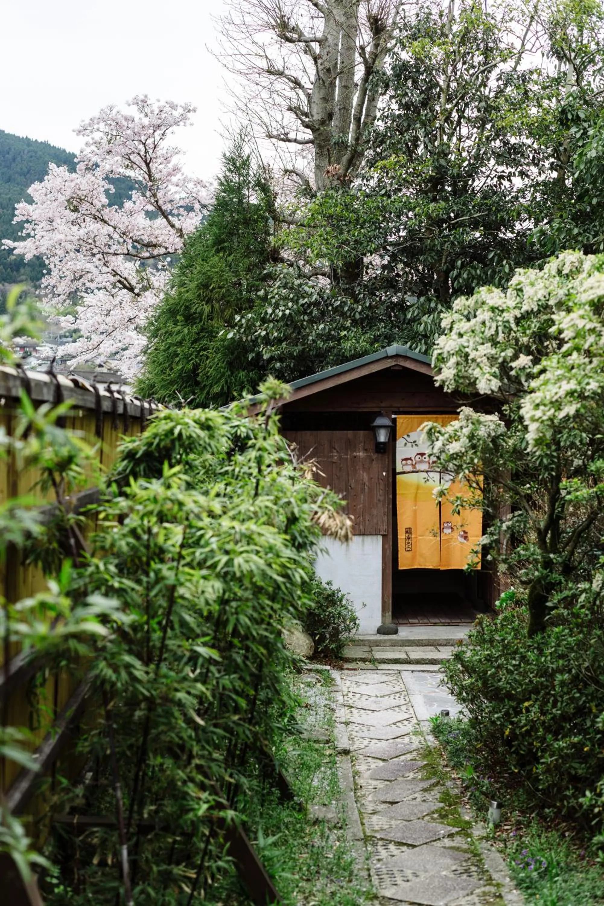 Facade/entrance in Pension Yufuin