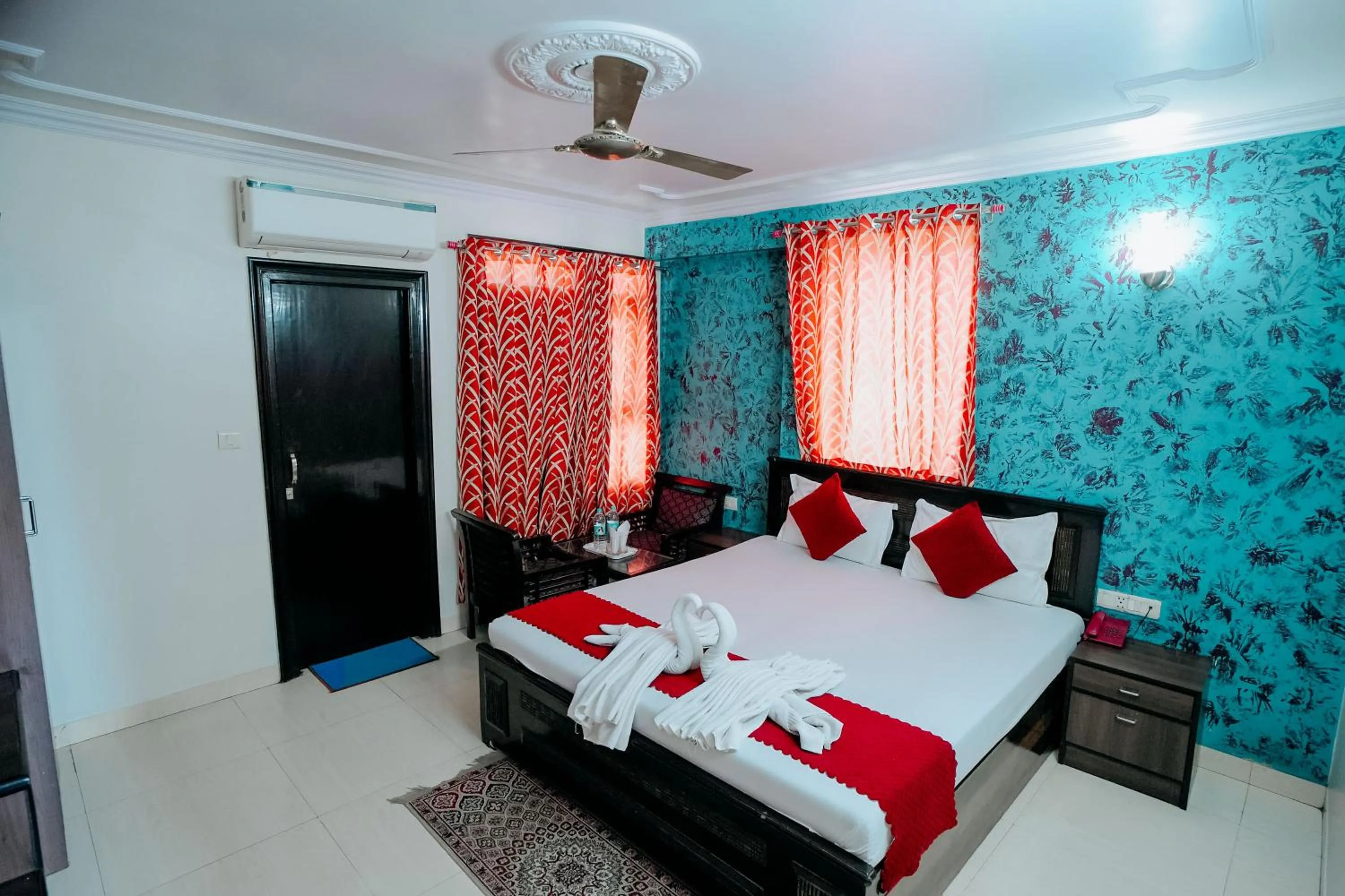 Bedroom, Bed in Hotel Jinendra Inn