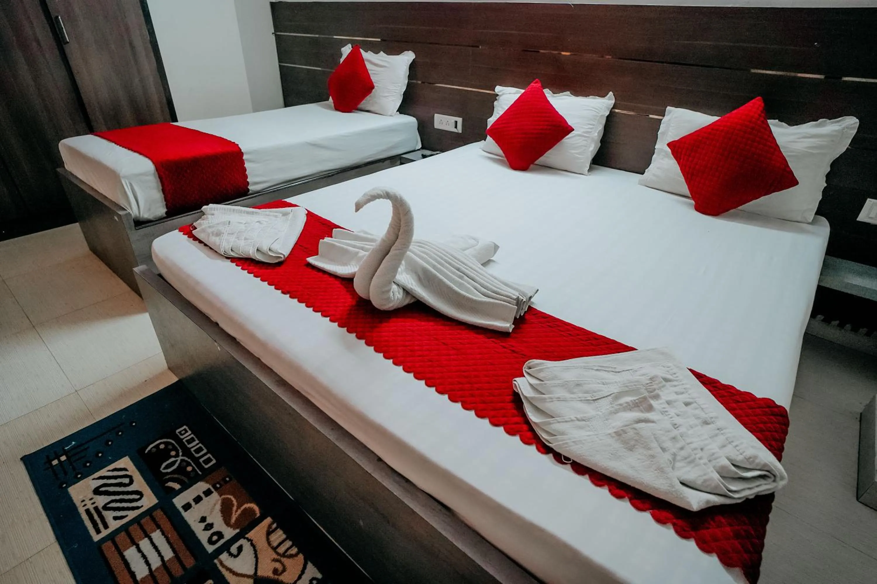 Bedroom, Bed in Hotel Jinendra Inn