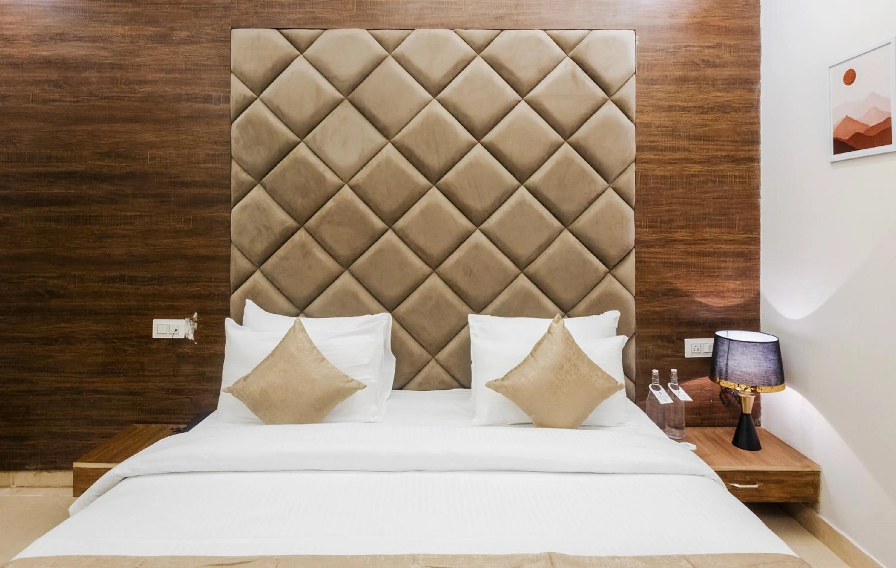 Bed in Stone Wood Hotel, Rishikesh