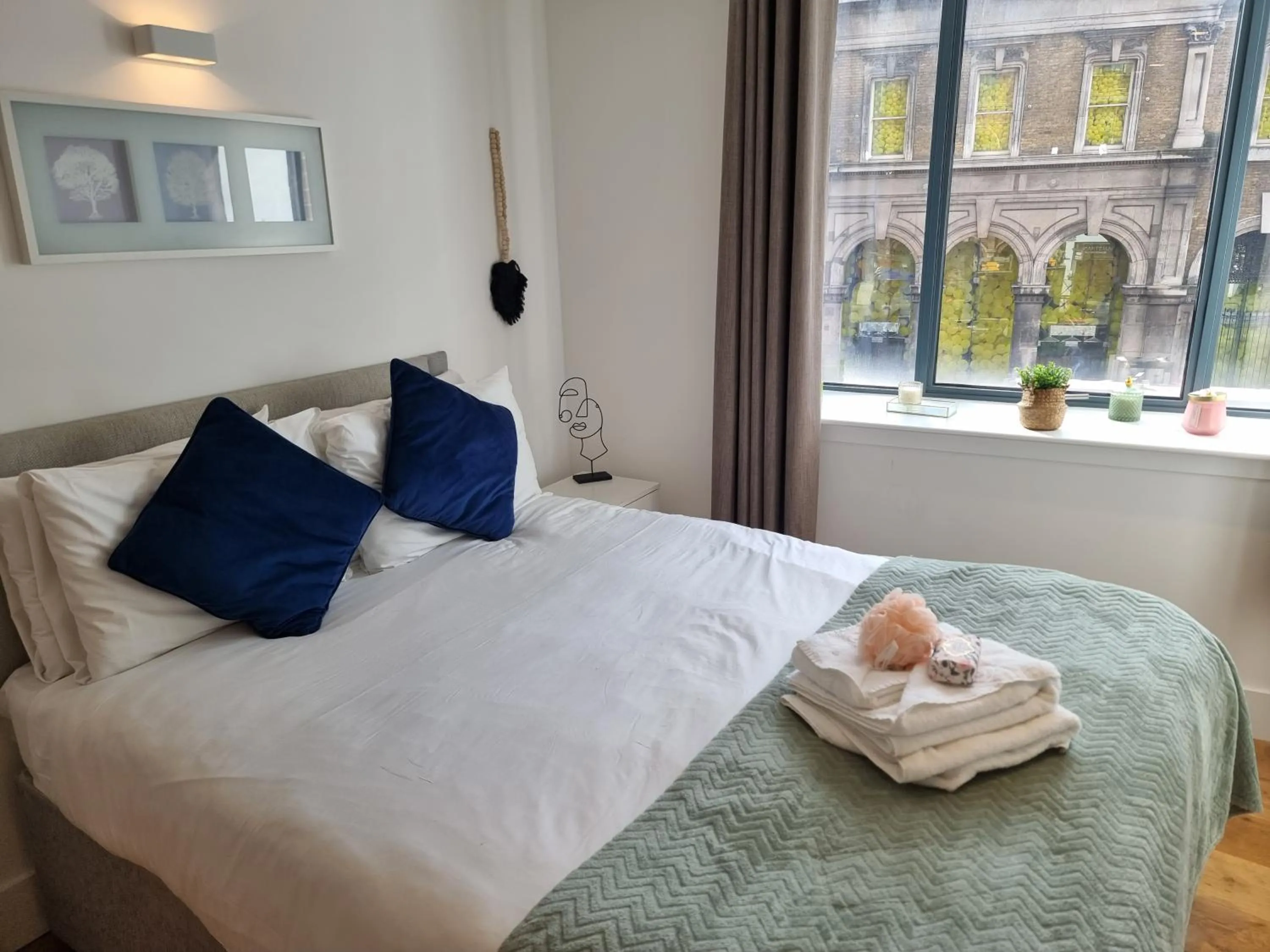 Bed in Shard View Apartments