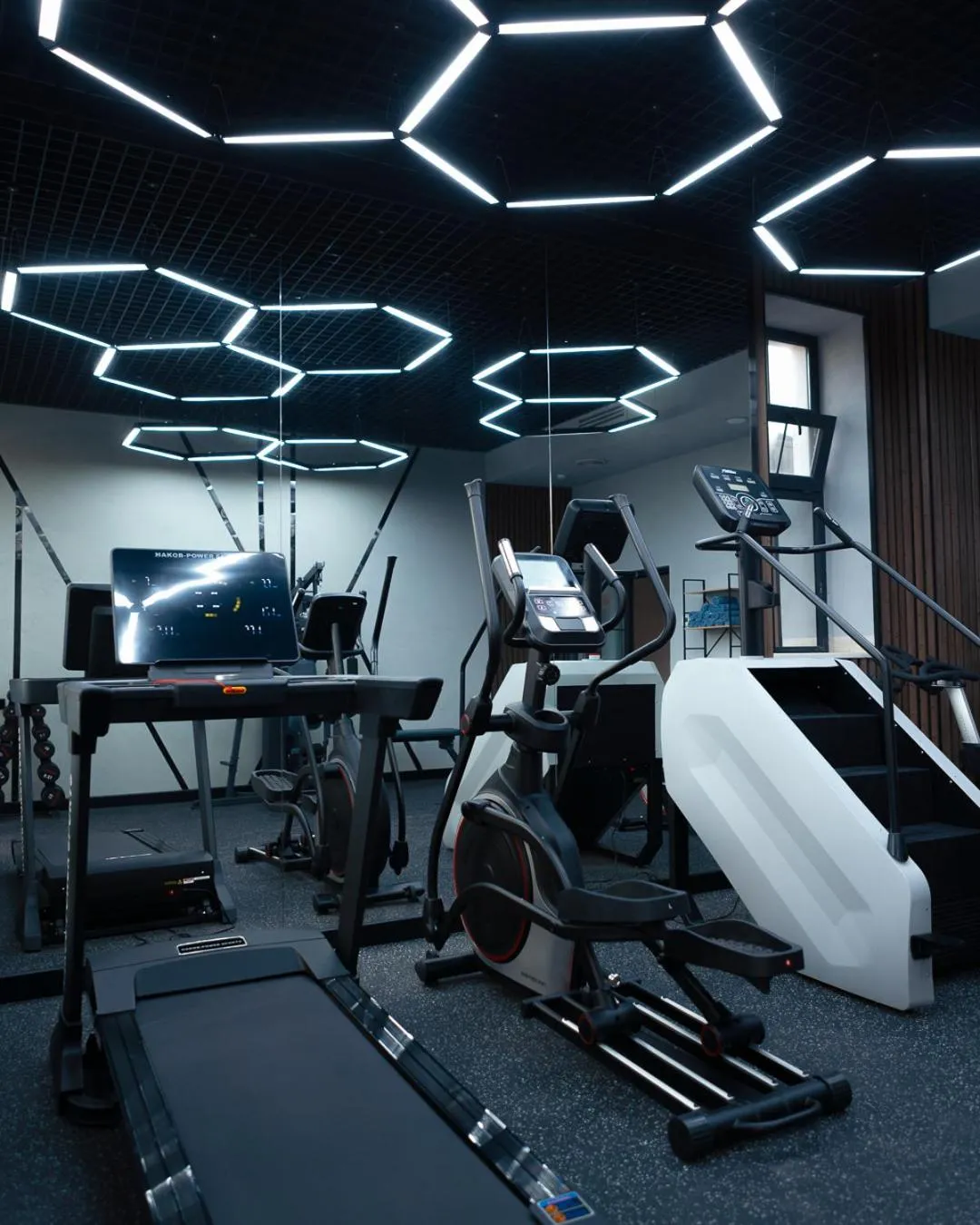 Fitness centre/facilities in Dynasty Hotel & SPA