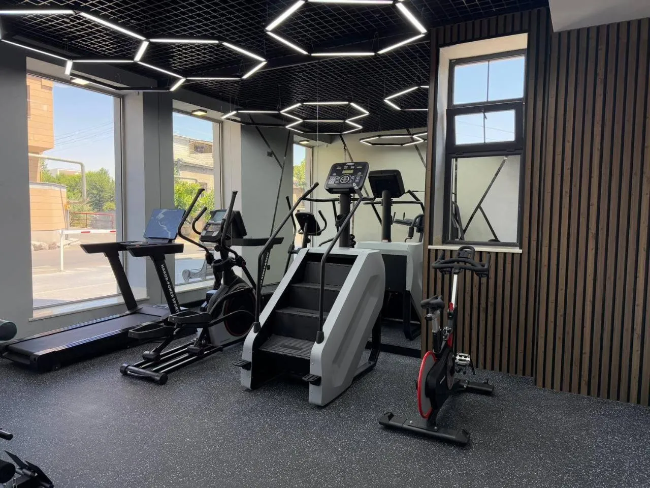 Fitness centre/facilities in Dynasty Hotel & SPA