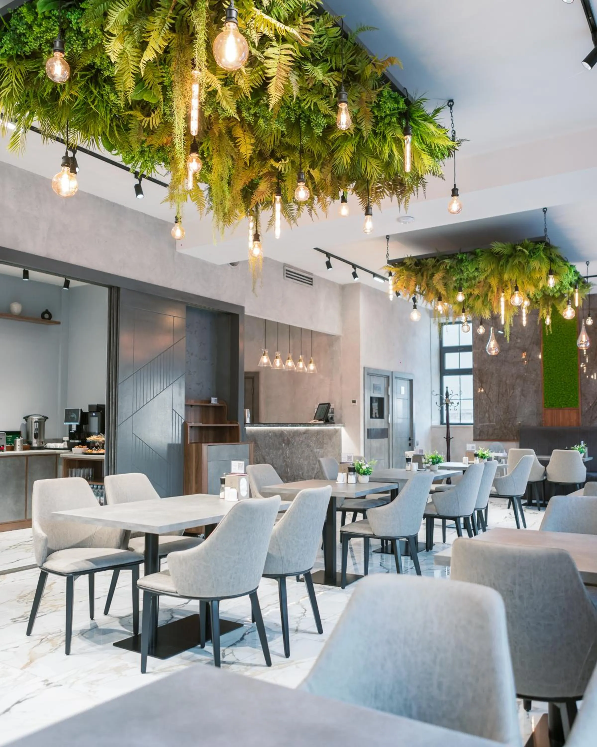 Restaurant/places to eat in Dynasty Hotel & SPA