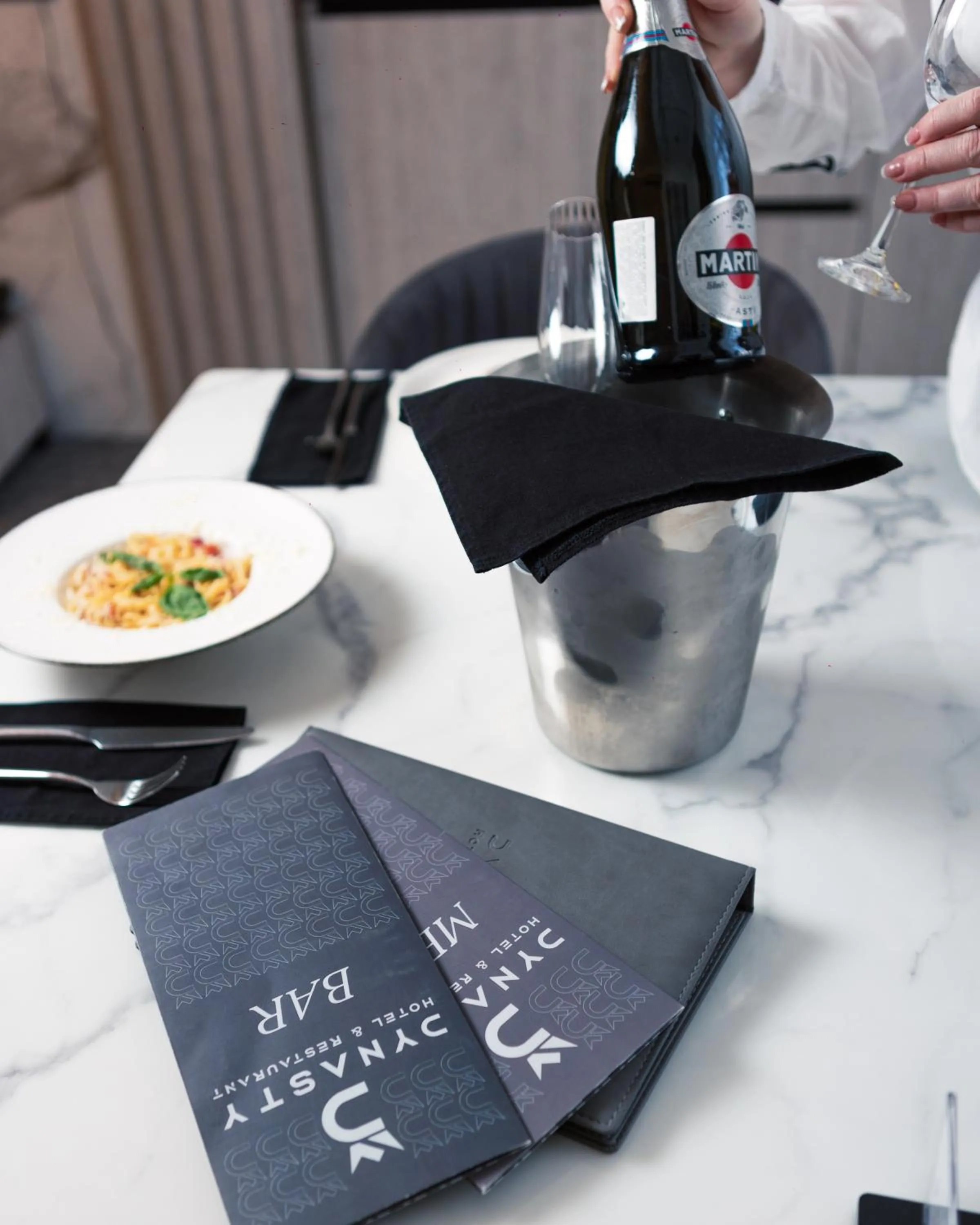 Restaurant/places to eat in Dynasty Hotel & SPA