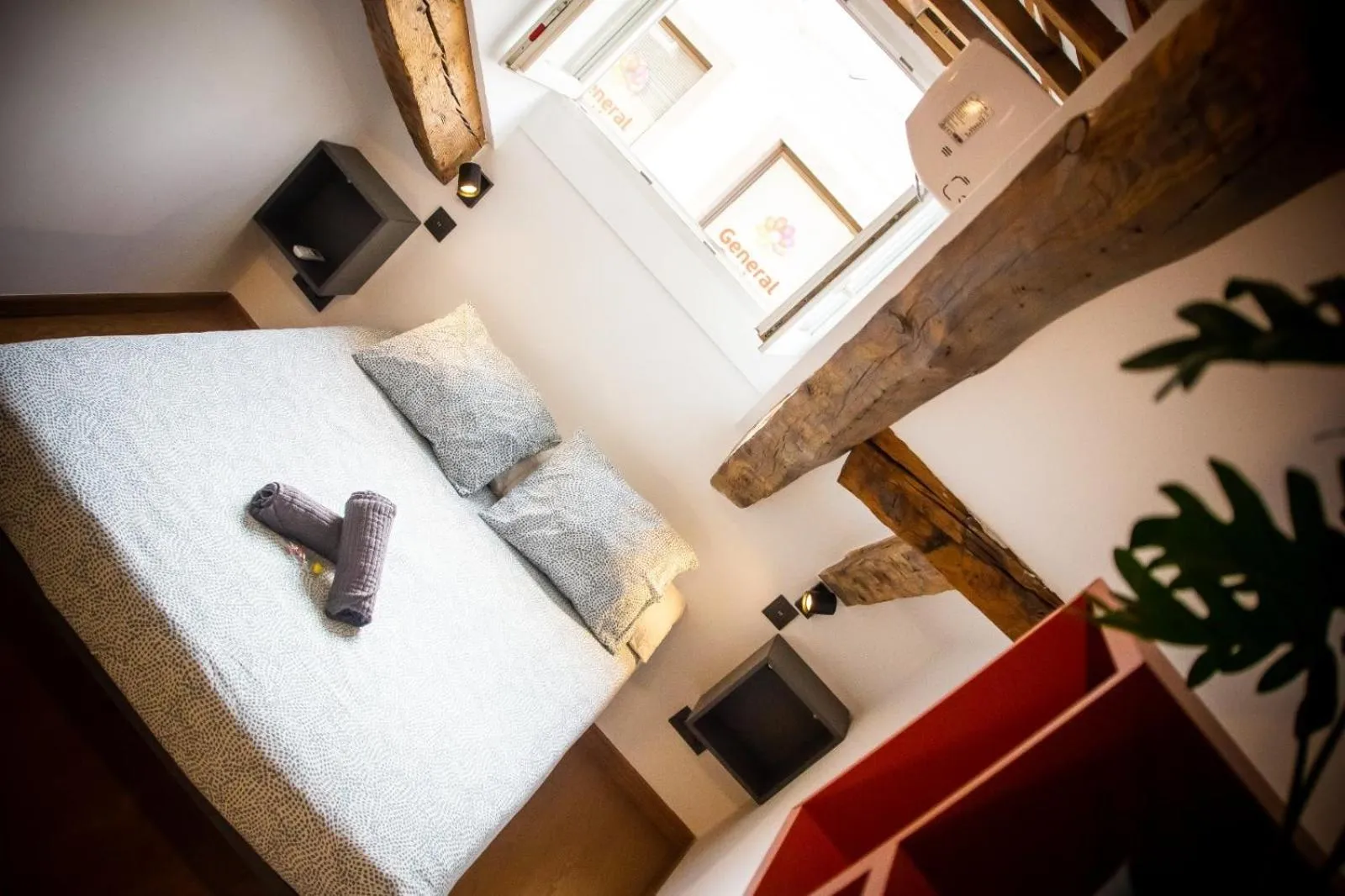 Bedroom, Bed in Onefam Sungate