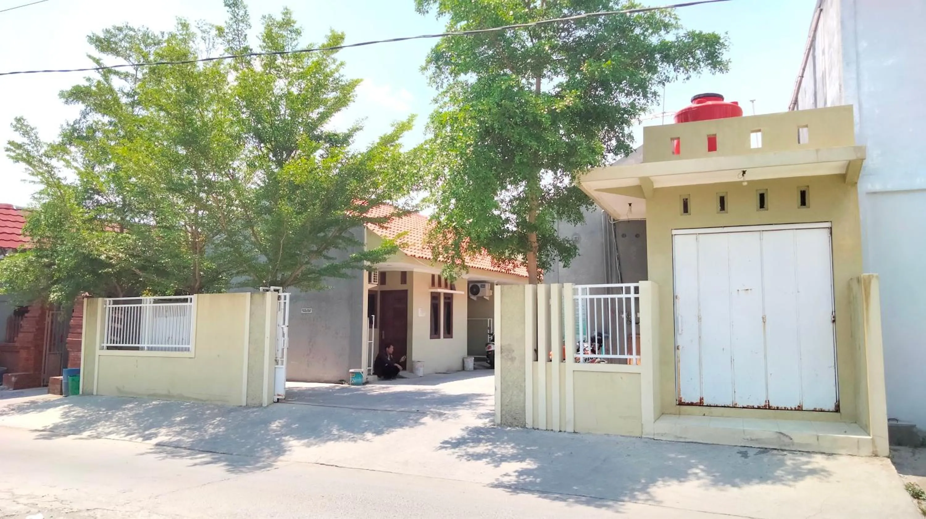 Property building in Wisma Mutiara near Alun Alun Demak Mitra RedDoorz