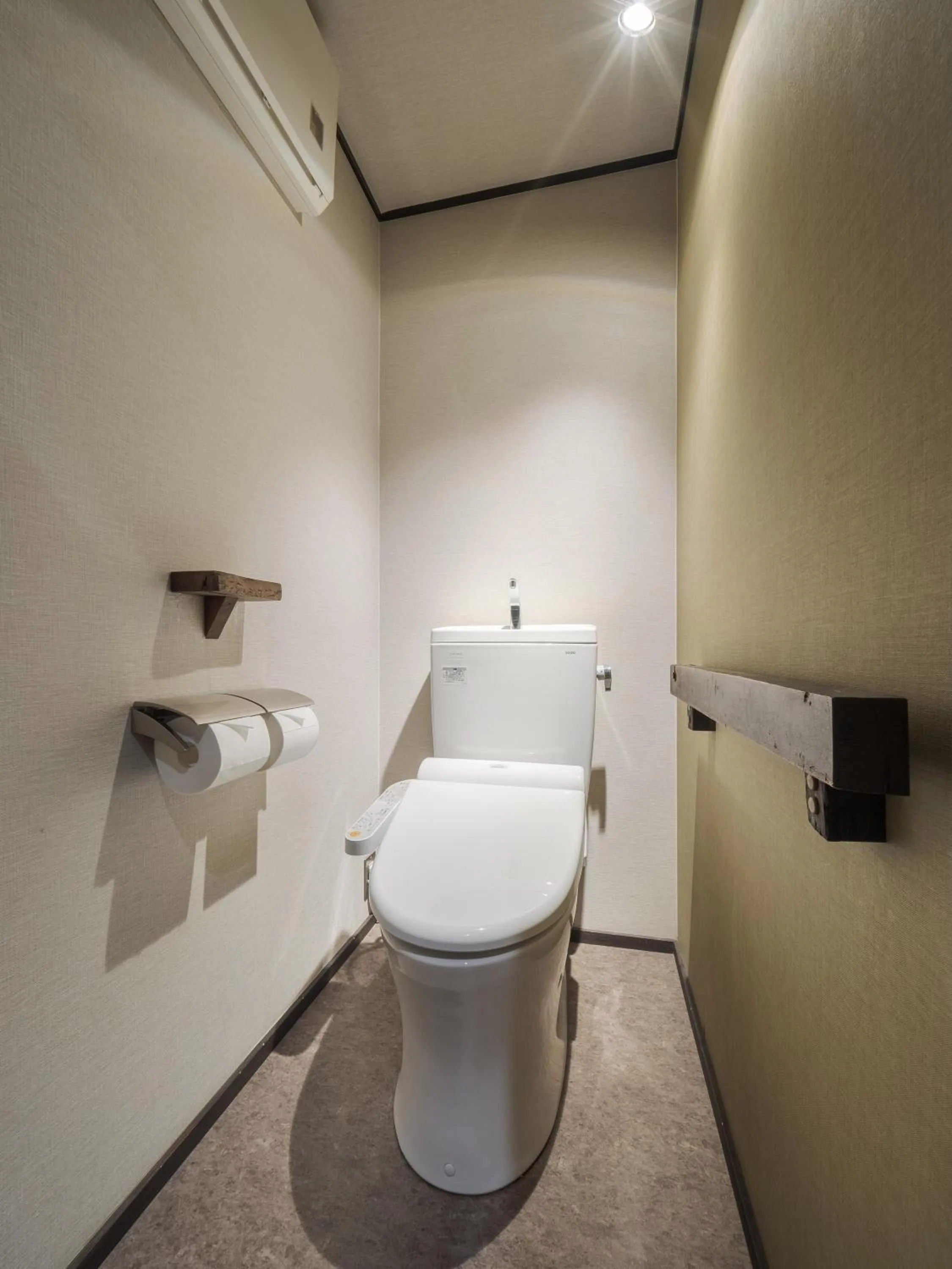 Toilet in Momohana an Machiya House