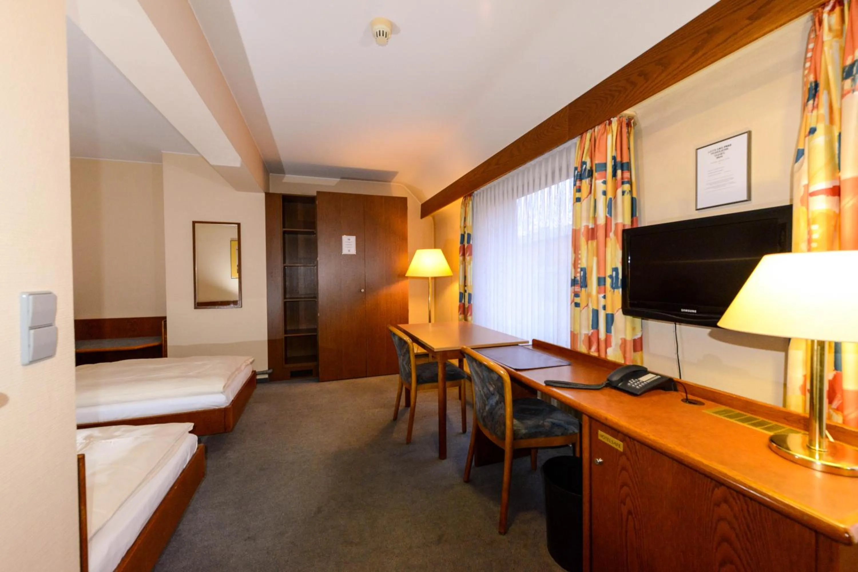 TV and multimedia, Bed in APPART-HÔTEL MARCO POLO