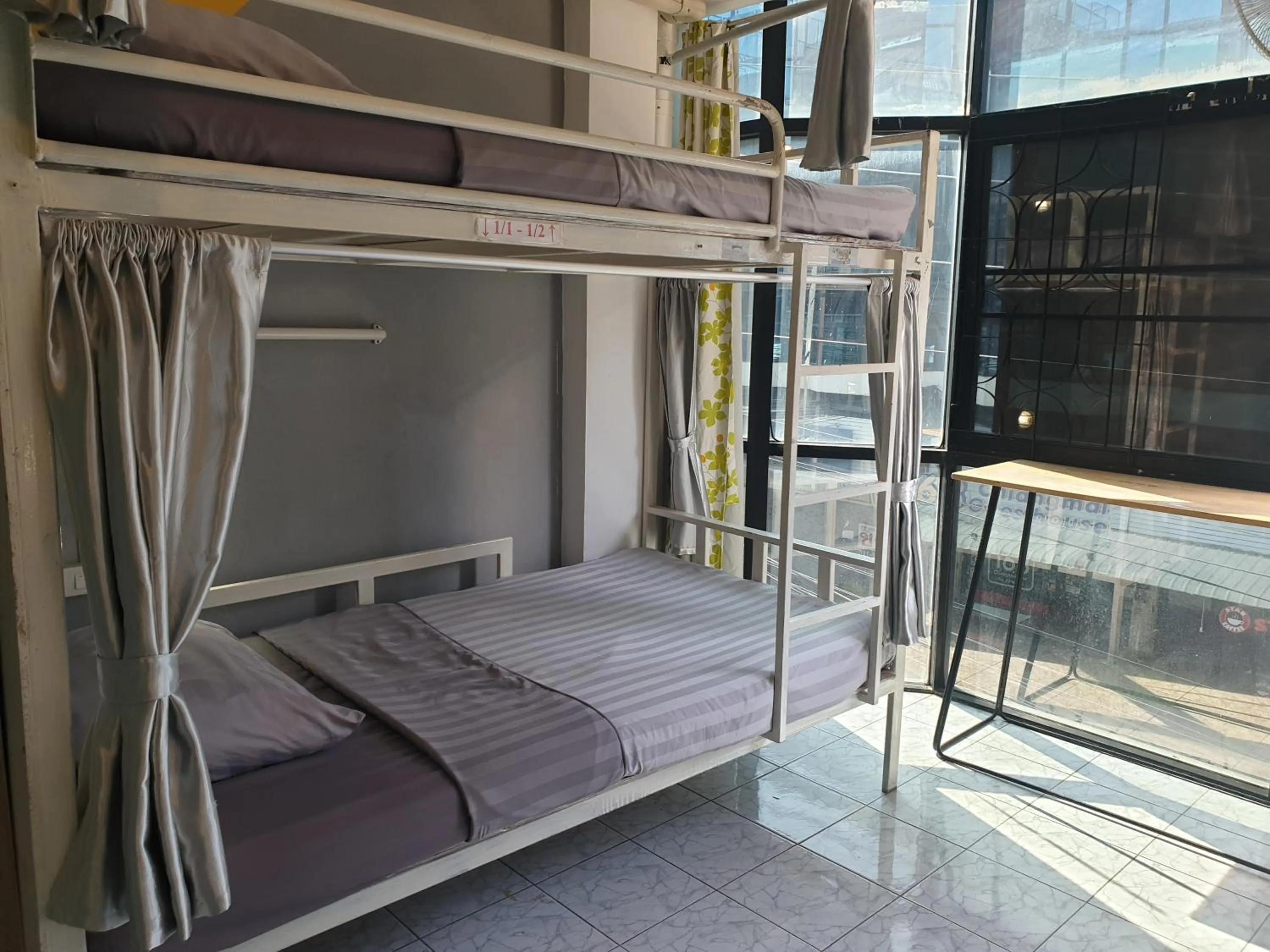 Bed in i-smile & U2 Hostel