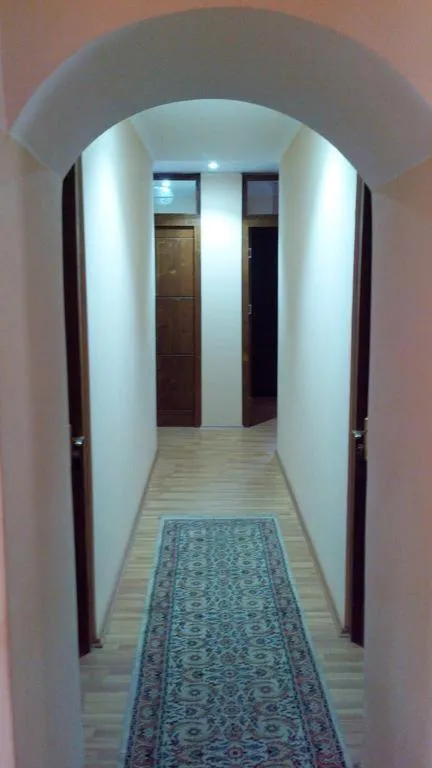 Lomari's Guest House