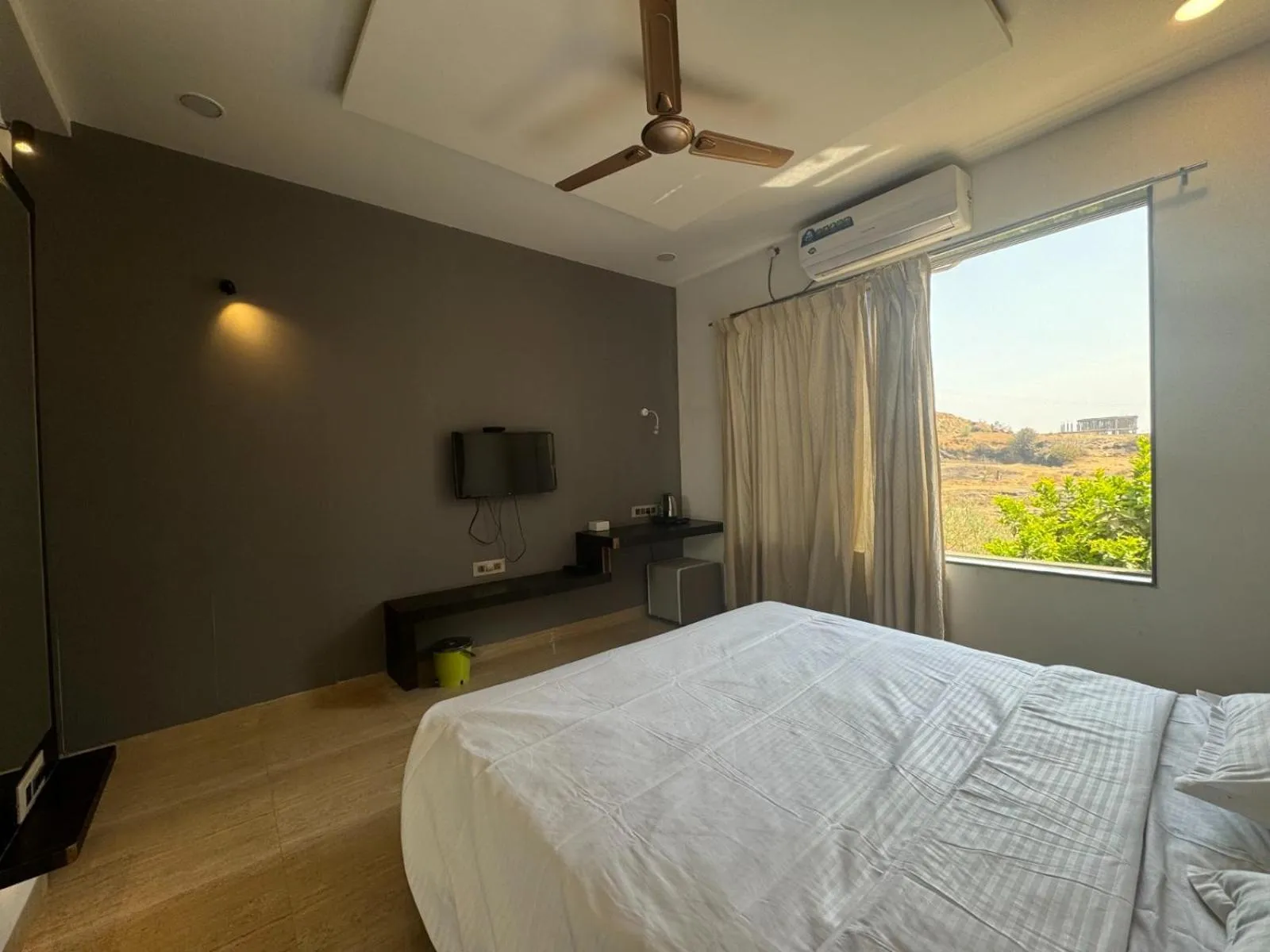 Bedroom, Bed in Zestin Hill Resort Lonavala