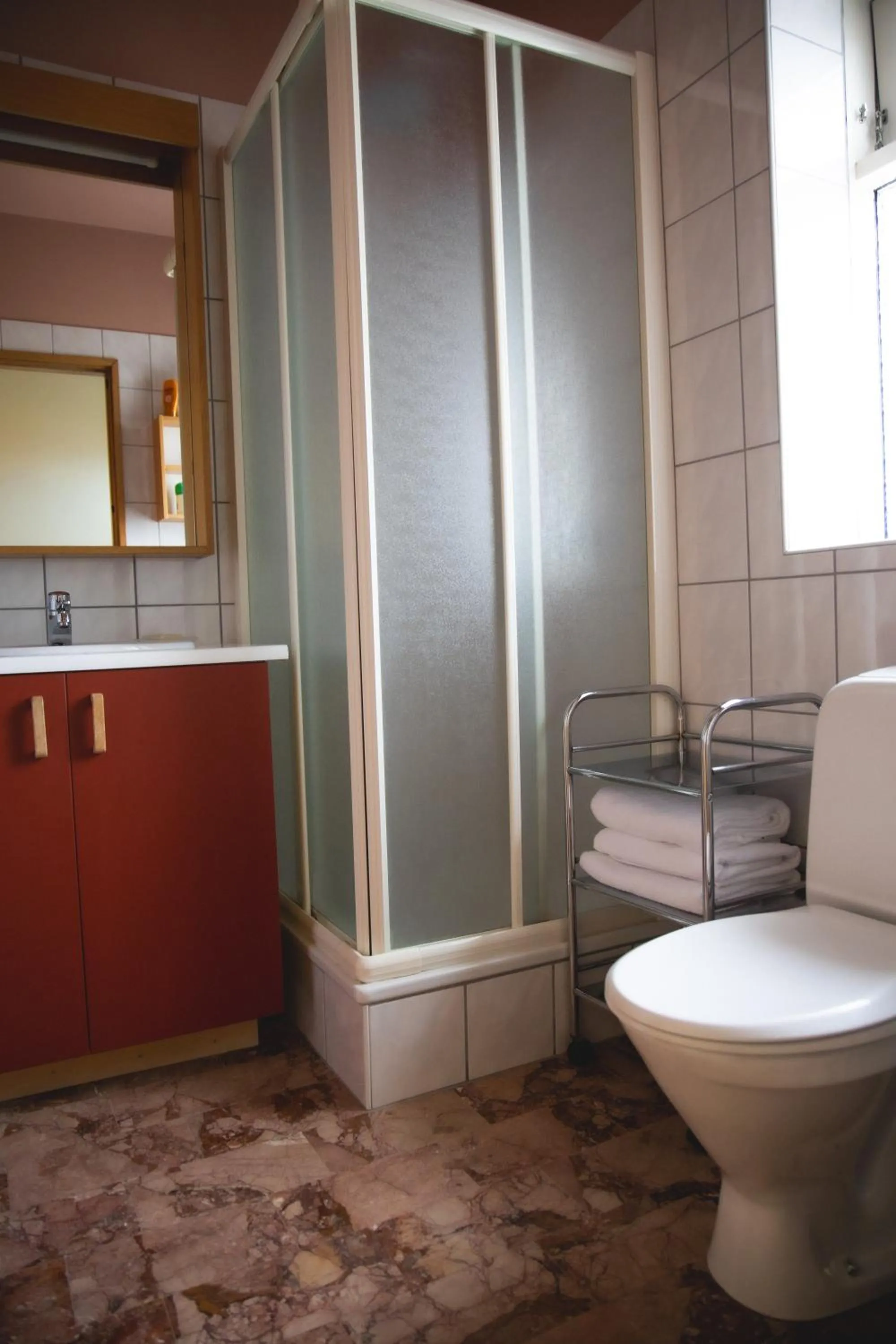 Shower in Setrið Guesthouse