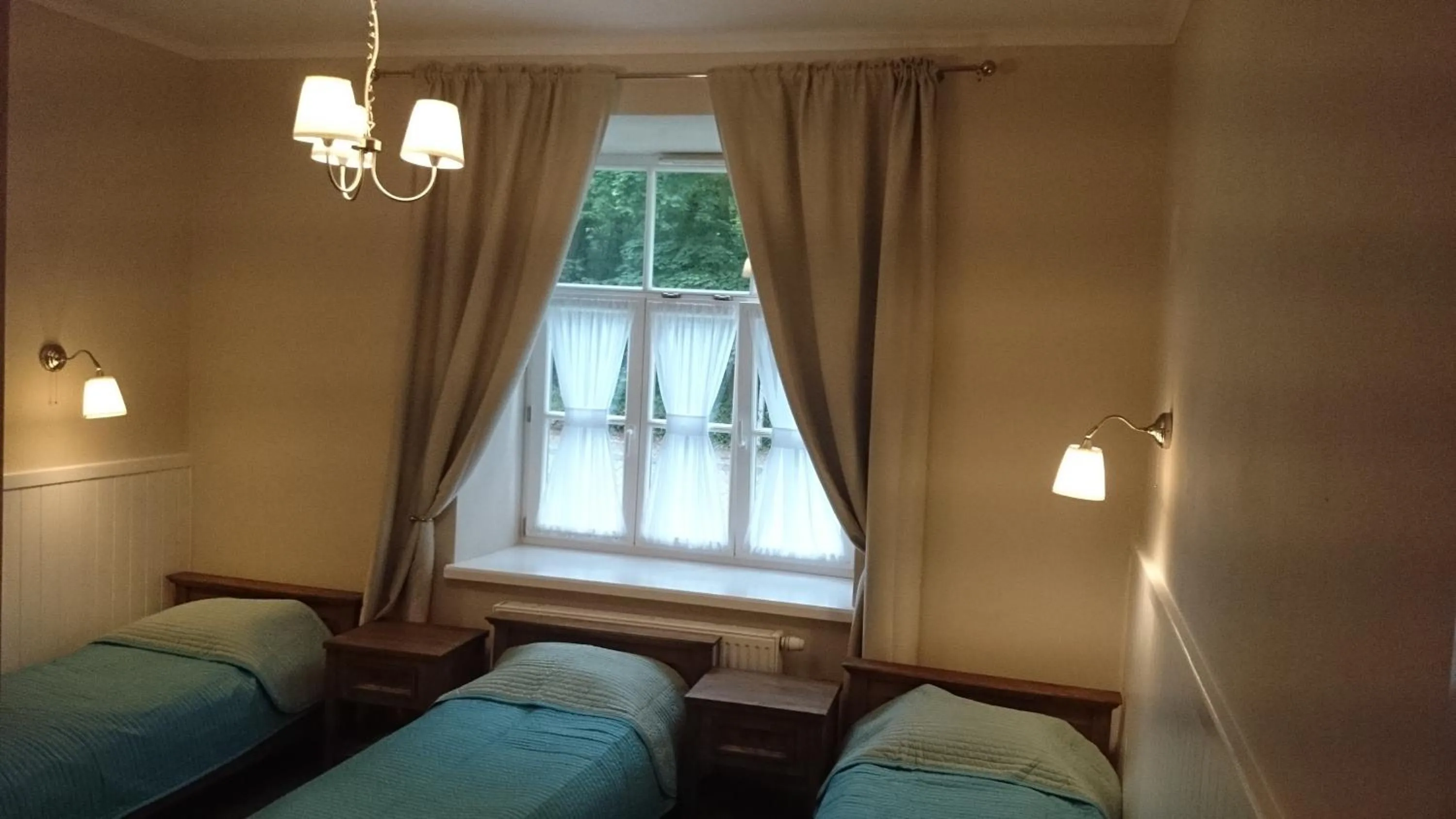 Photo of the whole room, Bed in Willa Puławianka