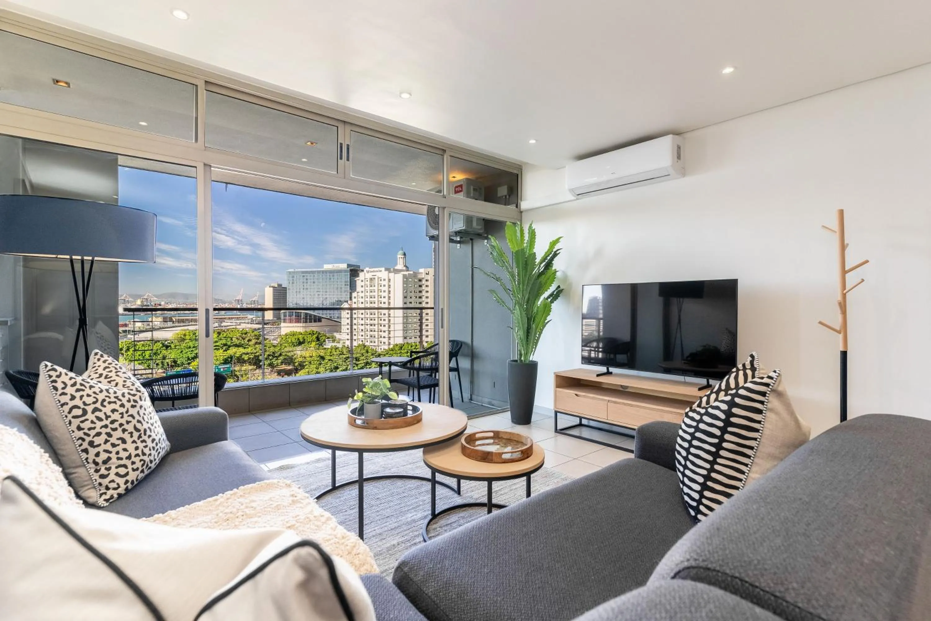 Harbour Edge Apartments