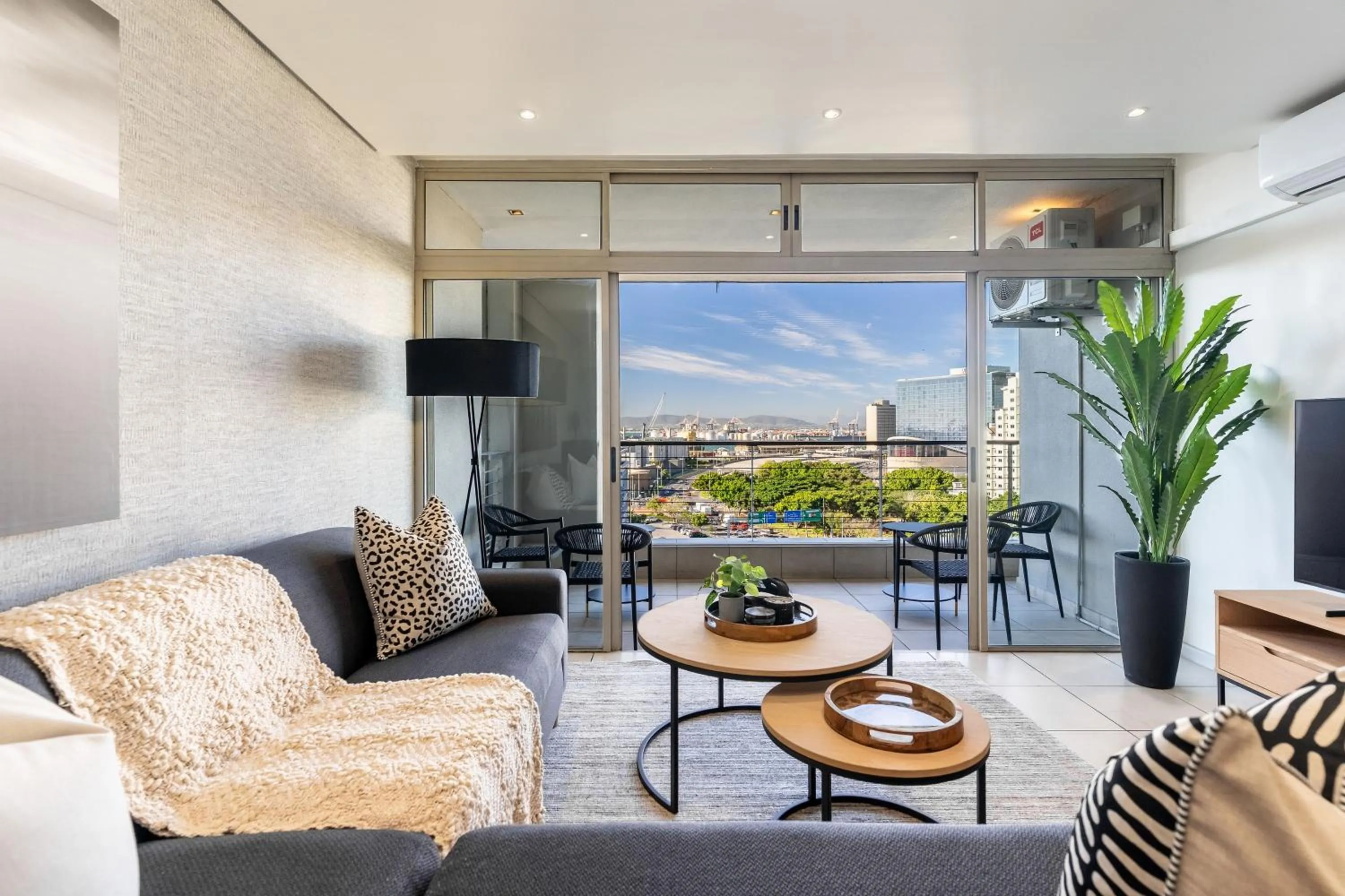 Harbour Edge Apartments