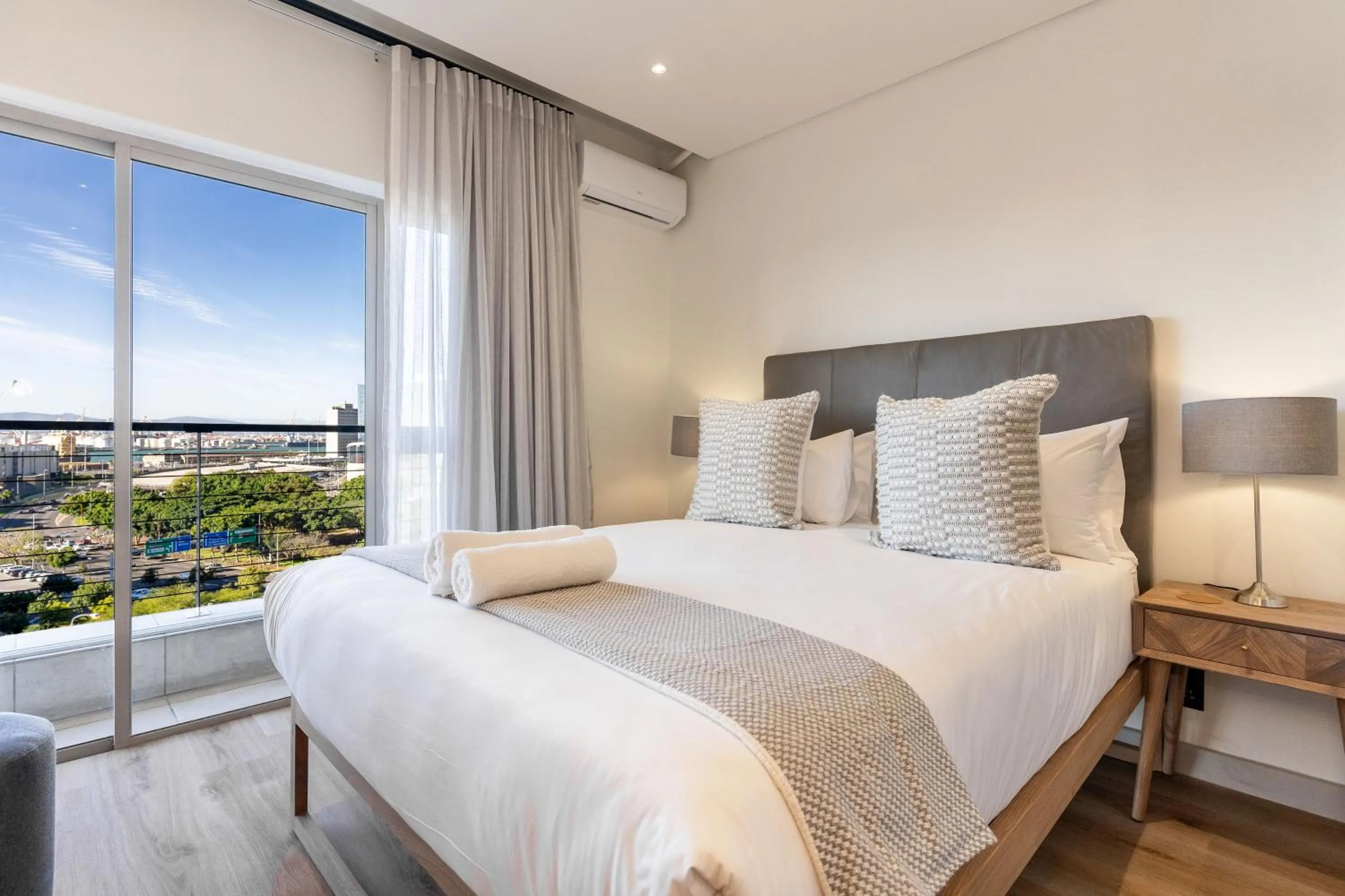 Bed in Harbour Edge Apartments
