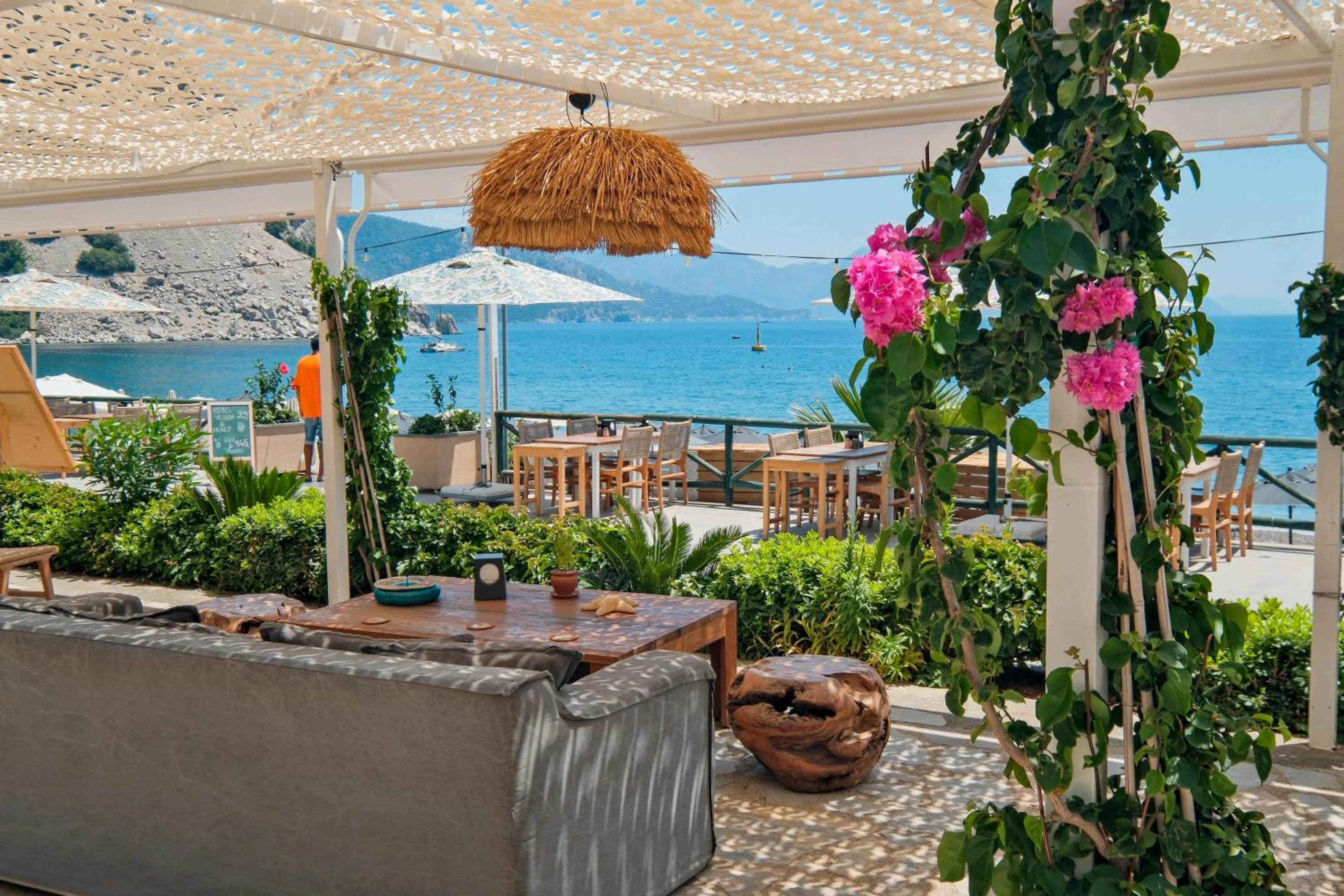 Restaurant/places to eat in The Diplomat Hotel