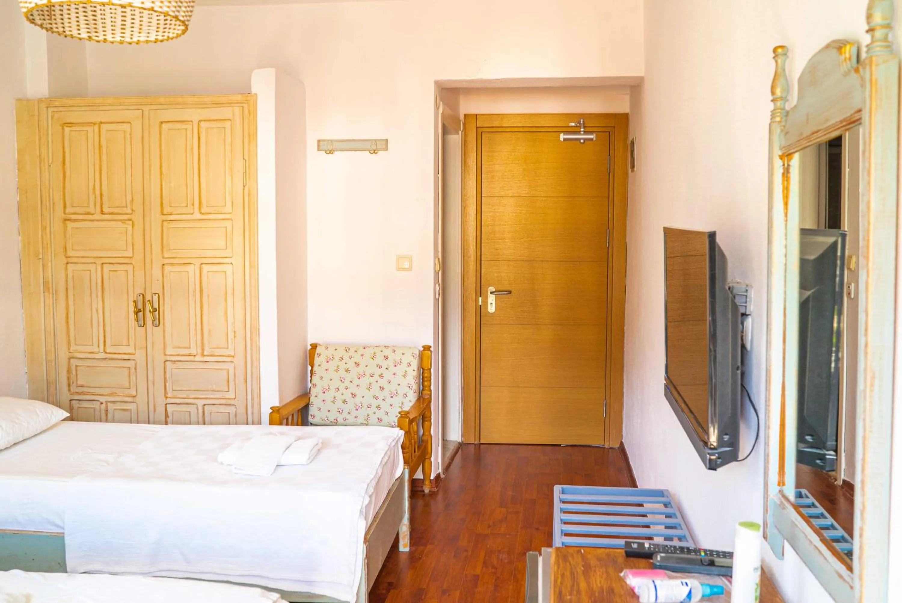 Photo of the whole room in The Diplomat Hotel