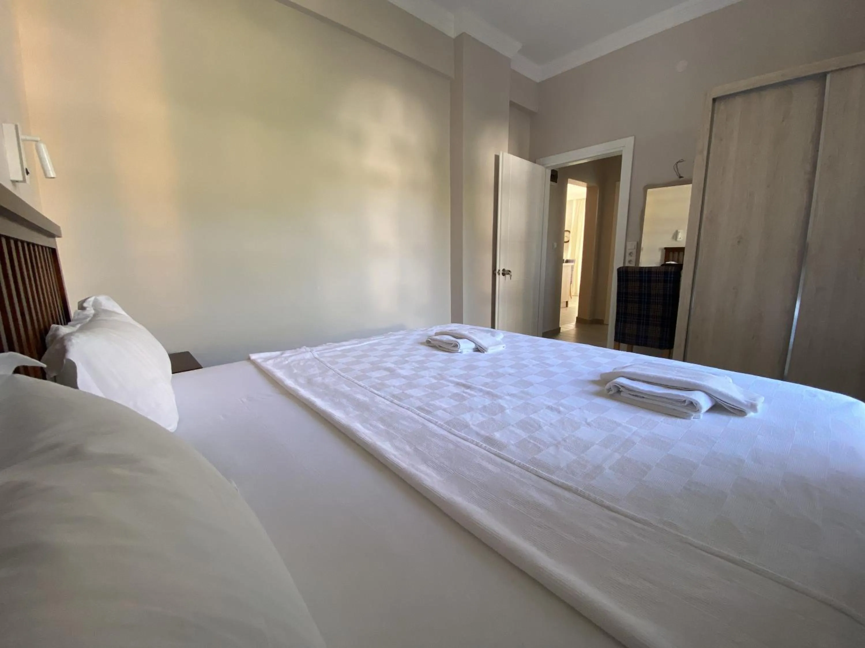 Photo of the whole room, Bed in The Diplomat Hotel