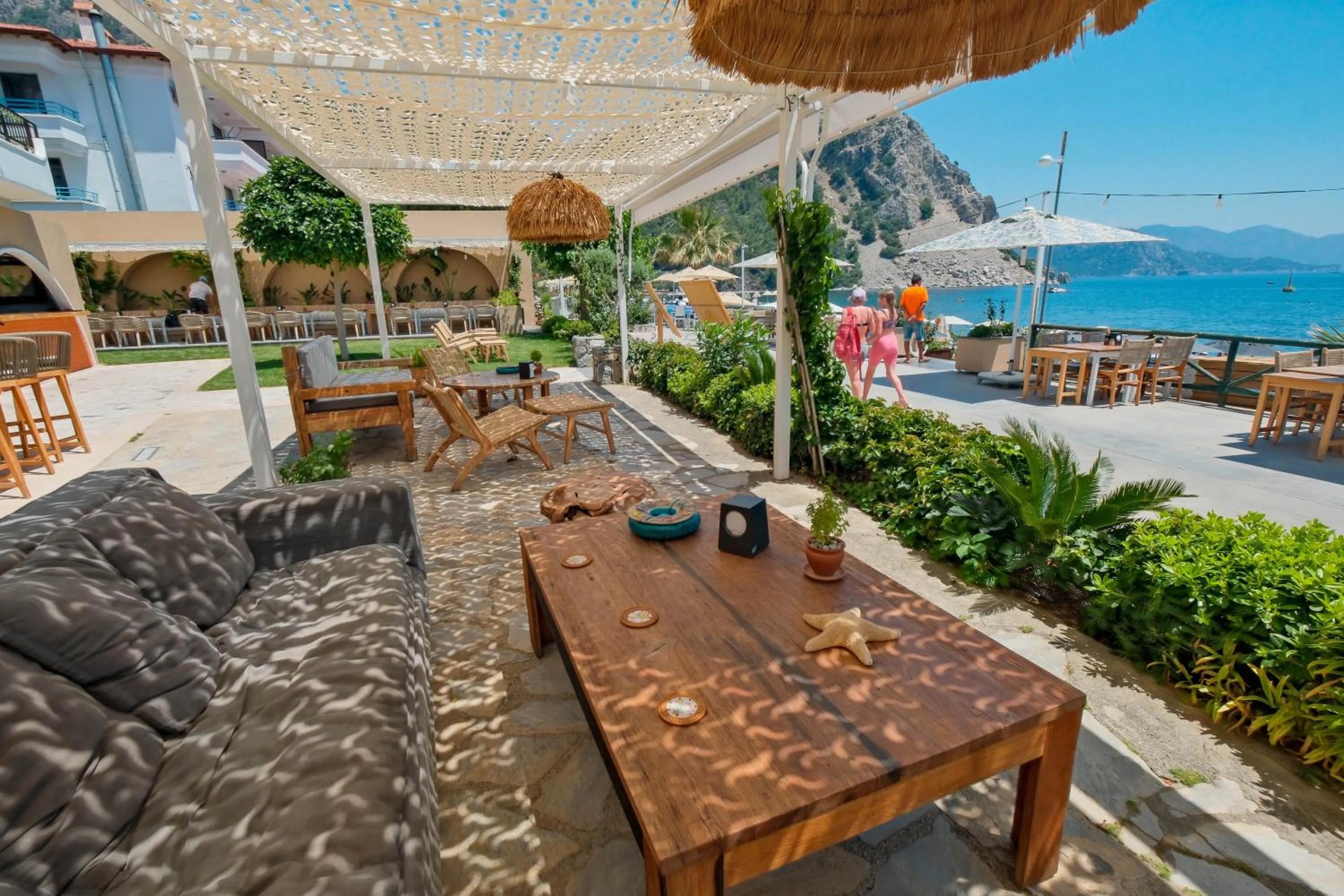 Restaurant/places to eat in The Diplomat Hotel