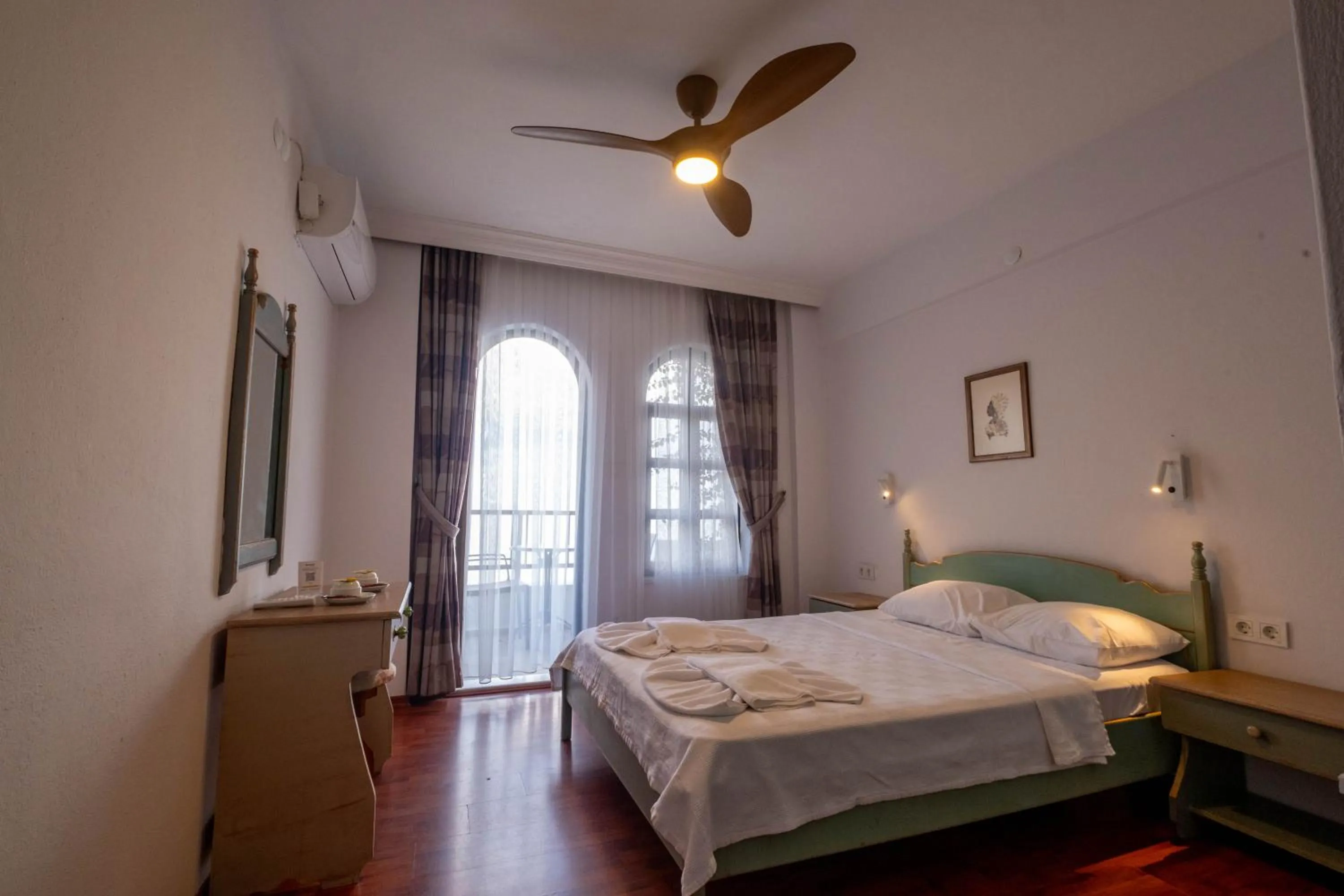 Photo of the whole room in The Diplomat Hotel