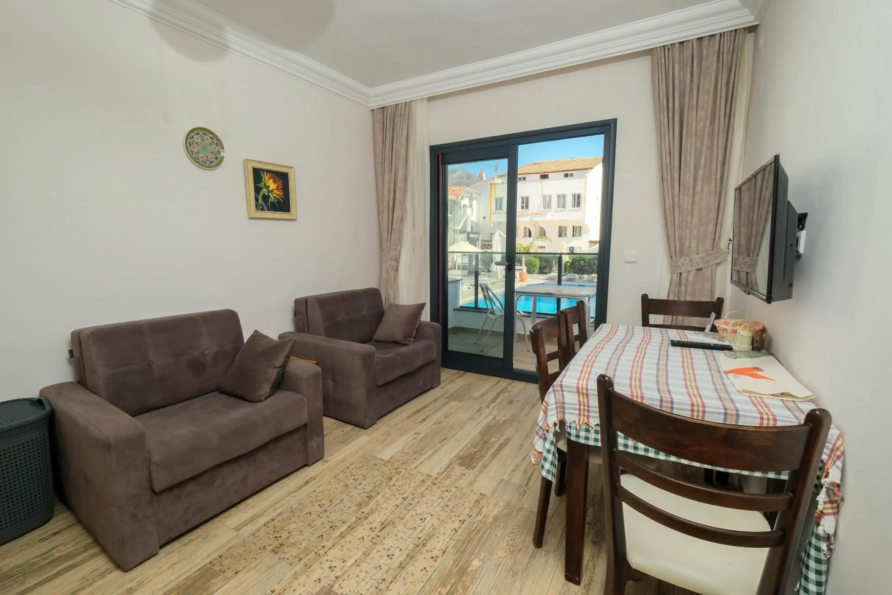 Apartment with Pool View in The Diplomat Hotel Apartment with Pool View in The Diplomat Hotel