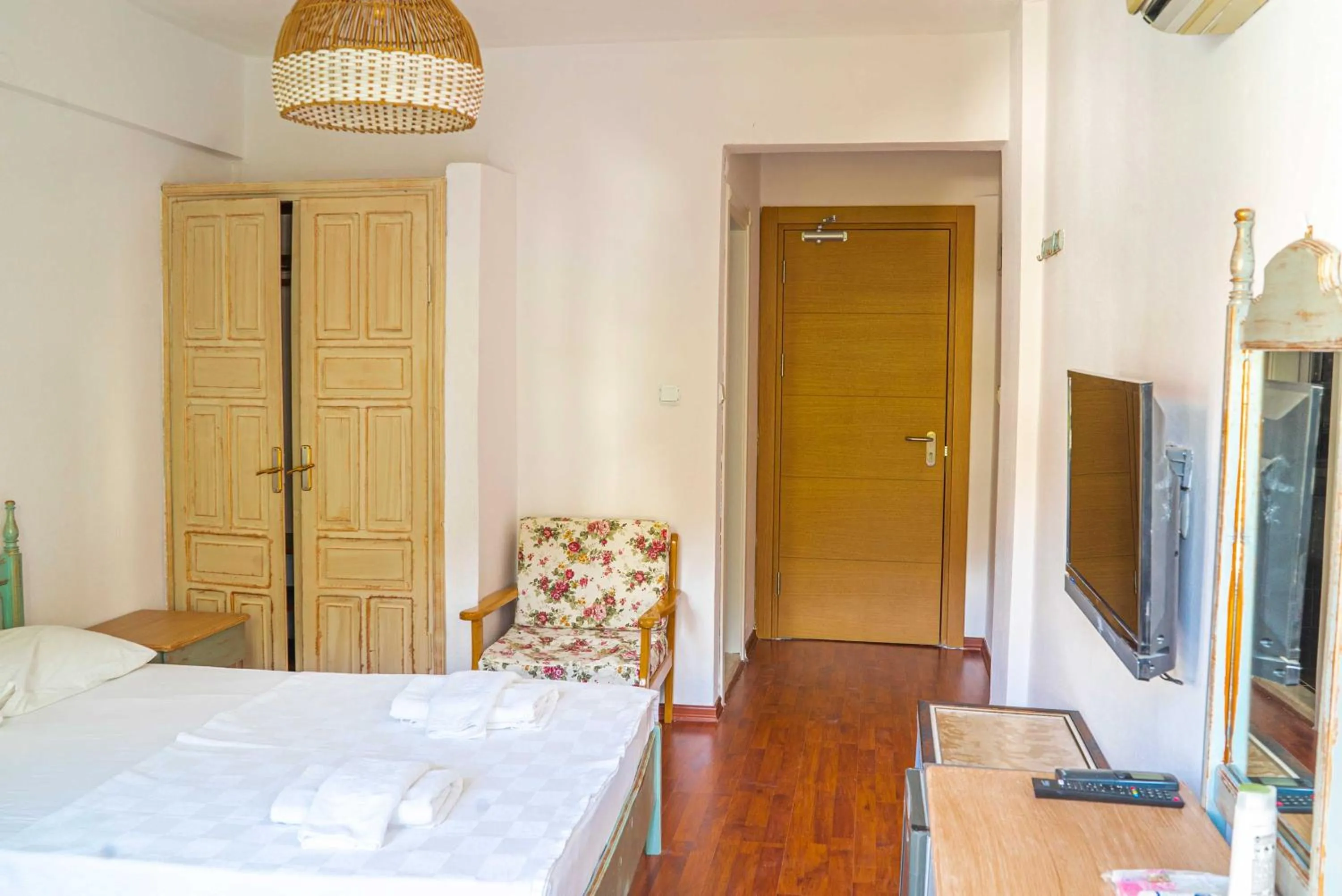 Photo of the whole room in The Diplomat Hotel