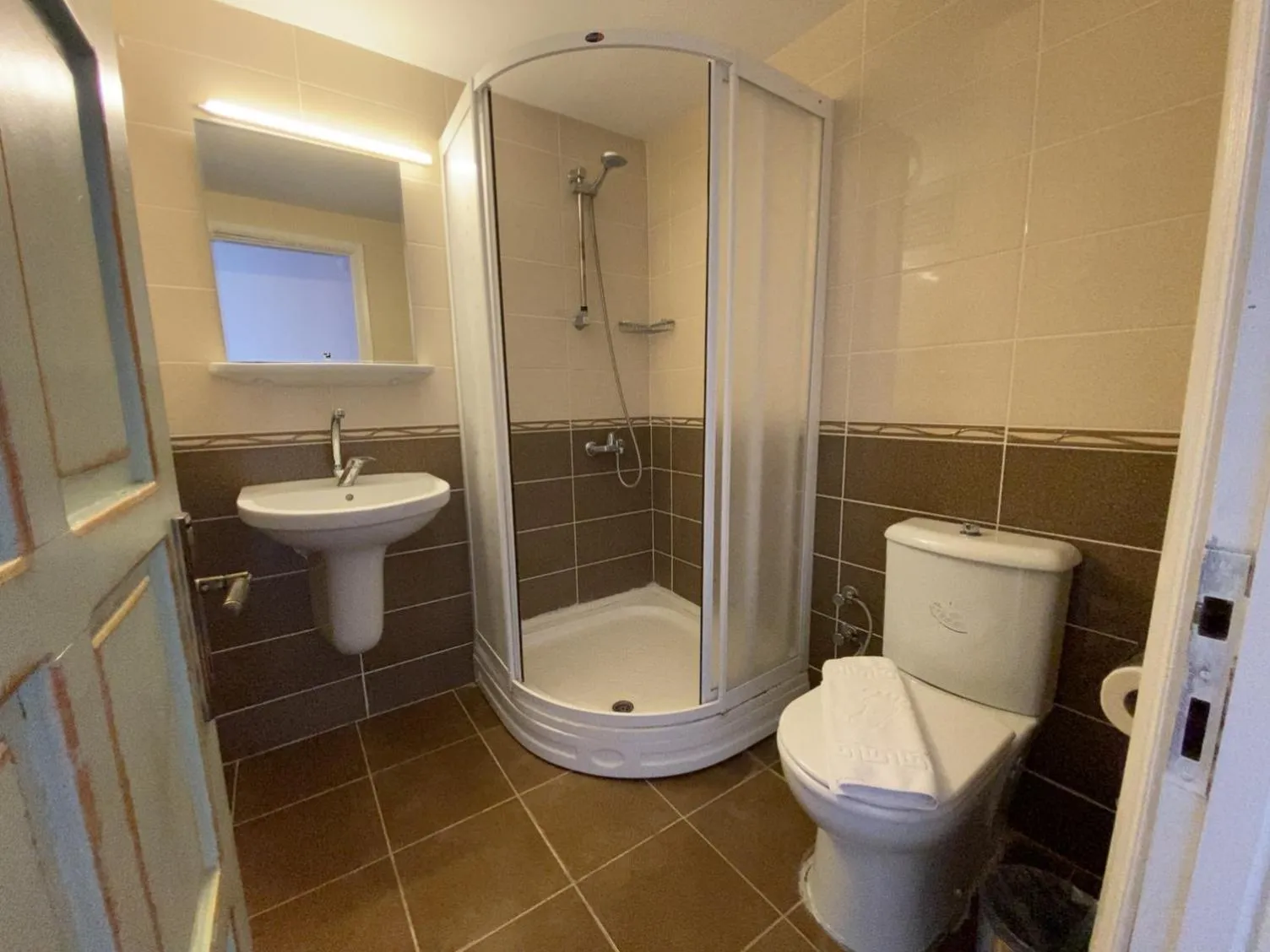 Shower in The Diplomat Hotel