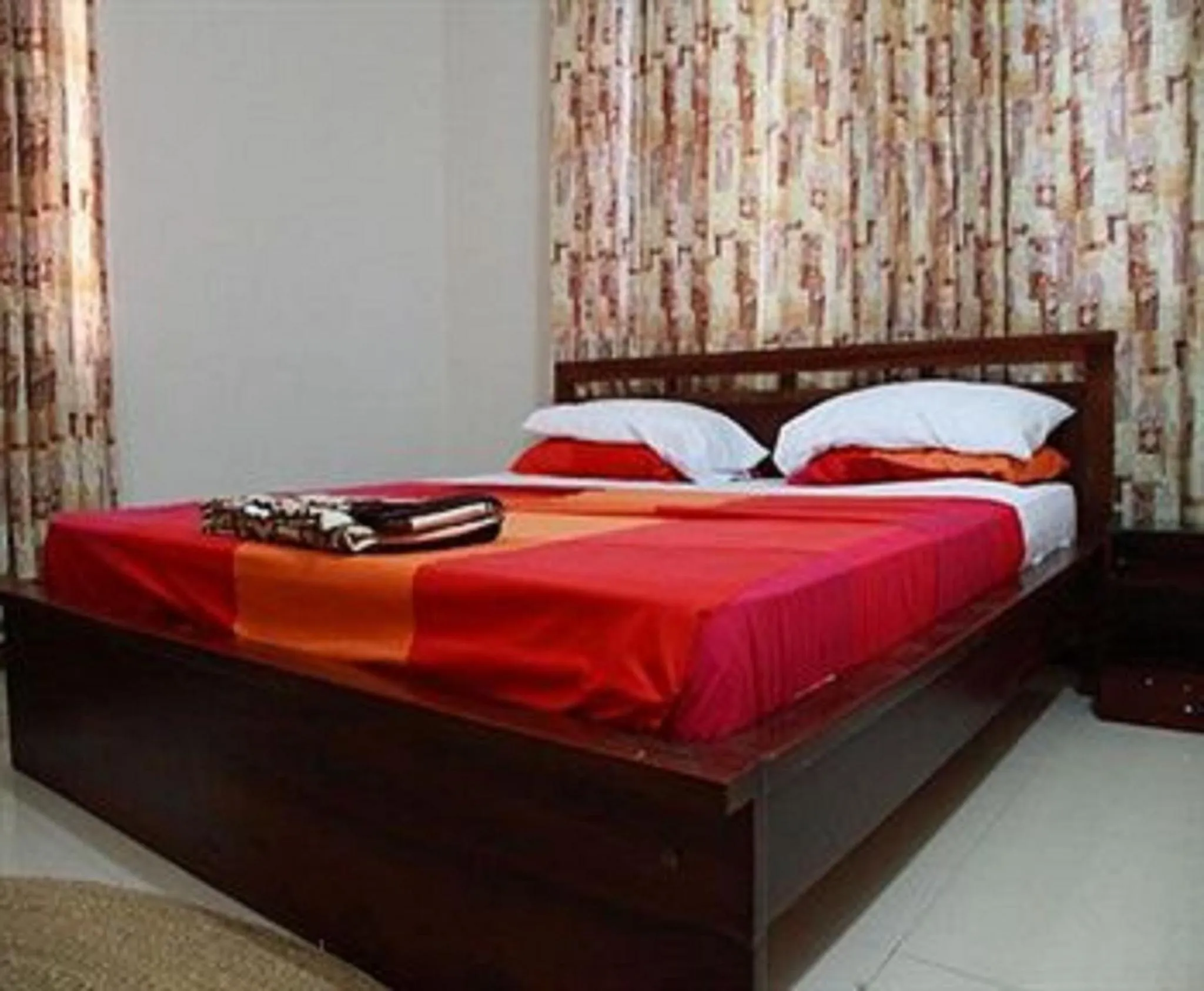 Bedroom, Bed in Calabash Green Executive Apartments