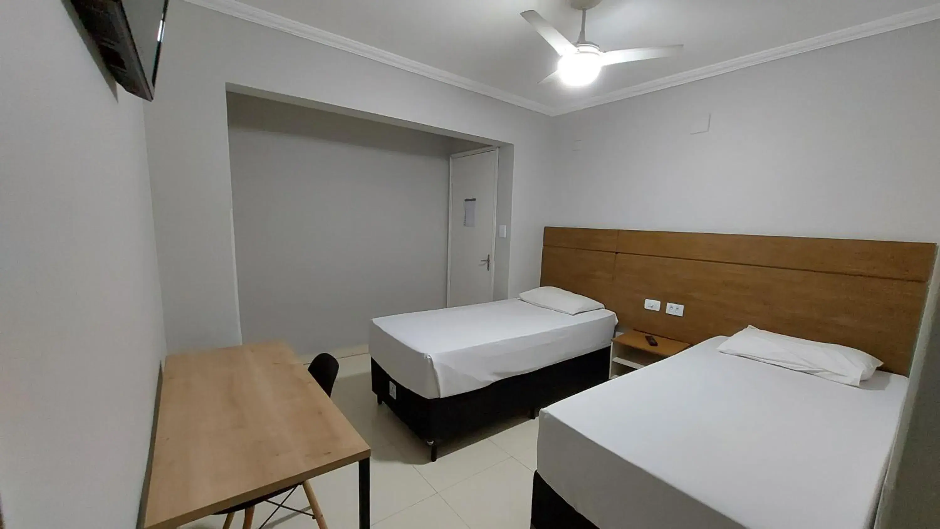 Budget Double Room with fan in HLN Hotel - Expo - Anhembi Budget Double Room with fan in HLN Hotel - Expo - Anhembi