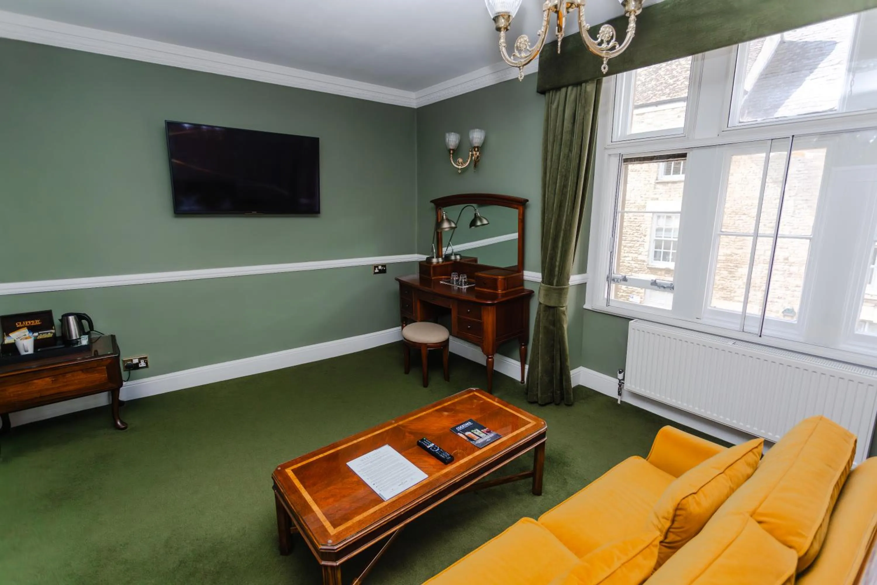 TV and multimedia in The Snooty Fox