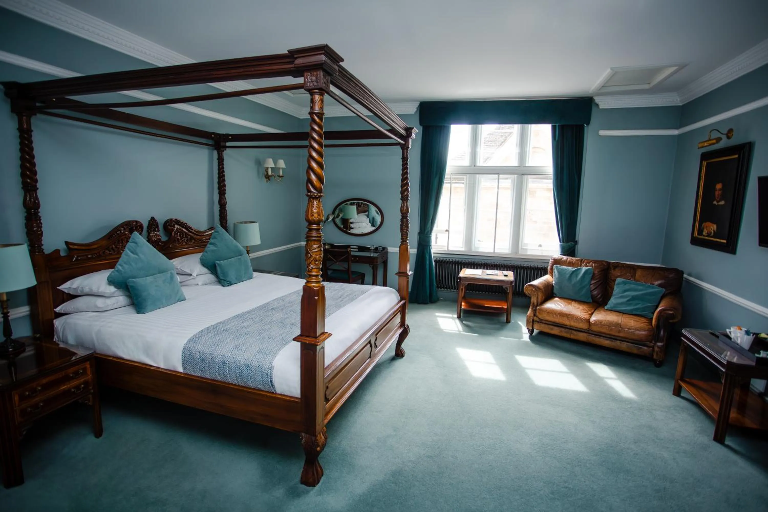 Photo of the whole room, Bed in The Snooty Fox