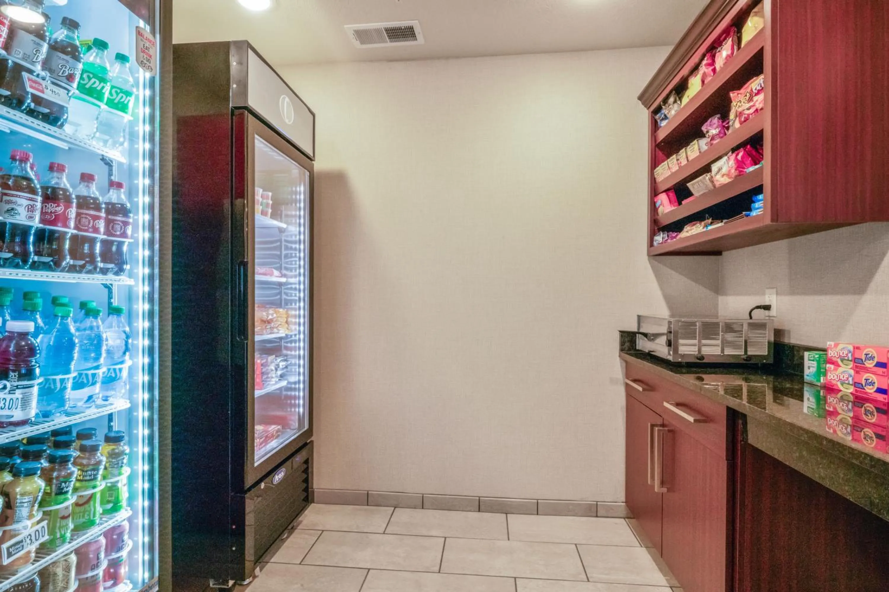 Food and drinks in Cobblestone Inn & Suites - Boise City