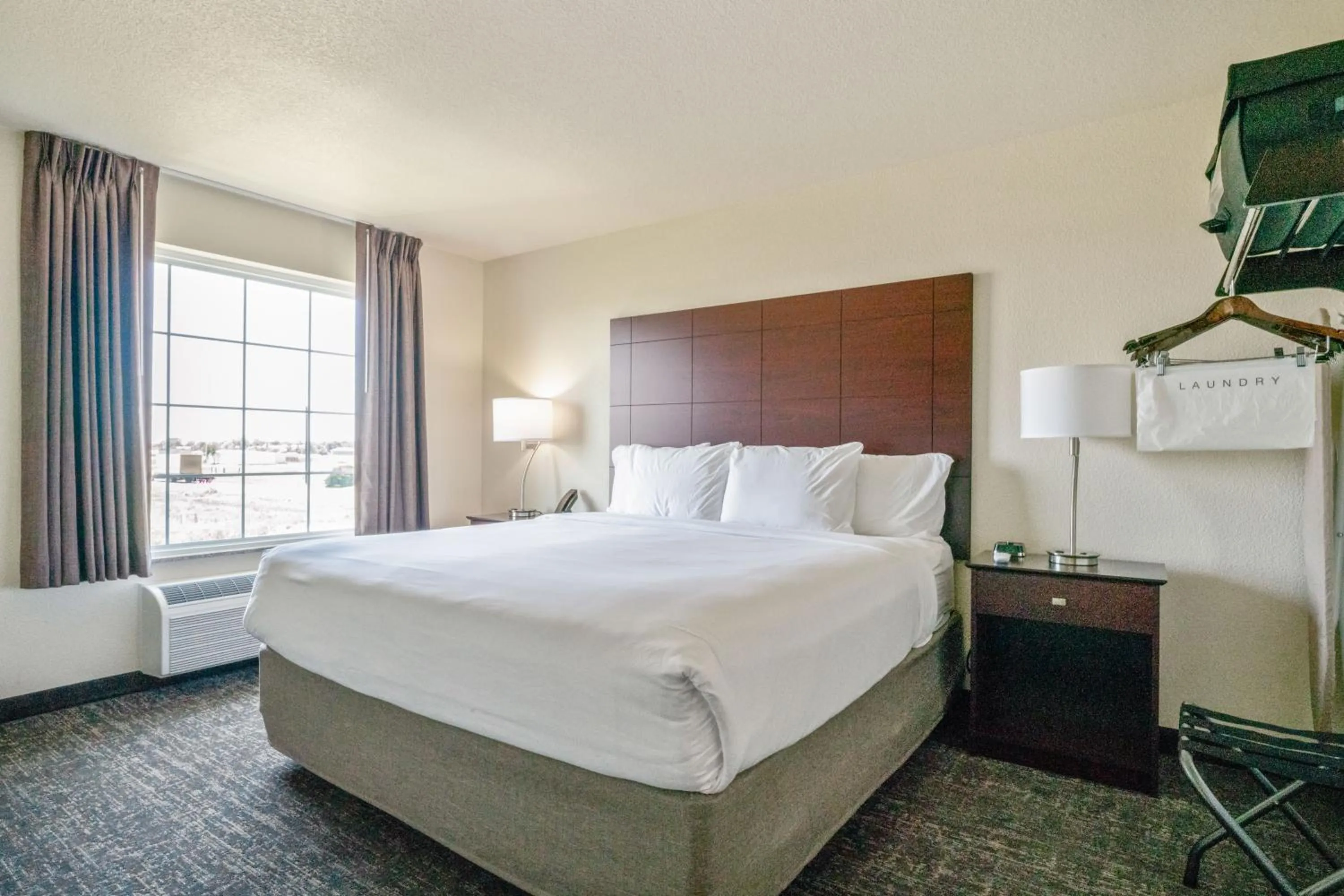 Bedroom, Bed in Cobblestone Inn & Suites - Boise City