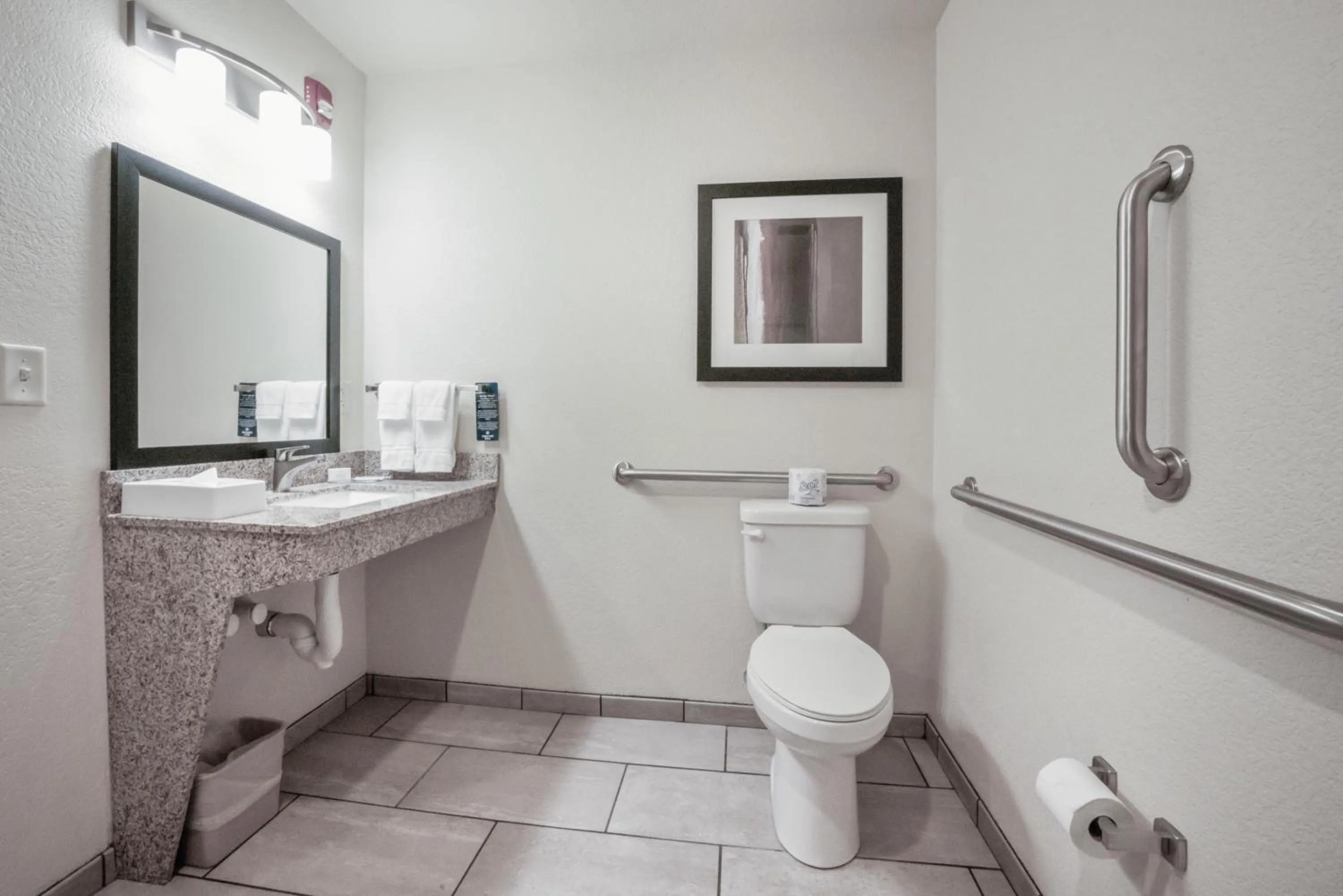 Bathroom in Cobblestone Inn & Suites - Boise City